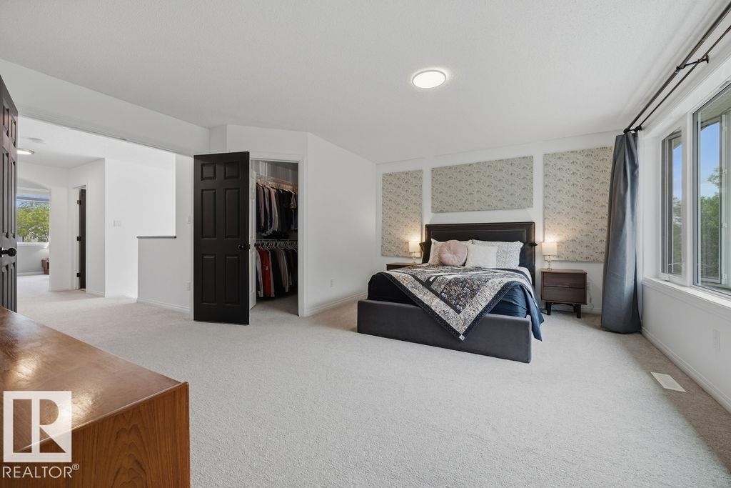 1892 Robertson Crescent, Edmonton, AB