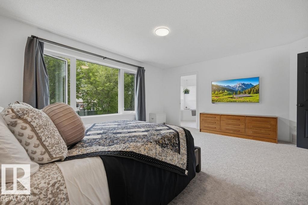 1892 Robertson Crescent, Edmonton, AB