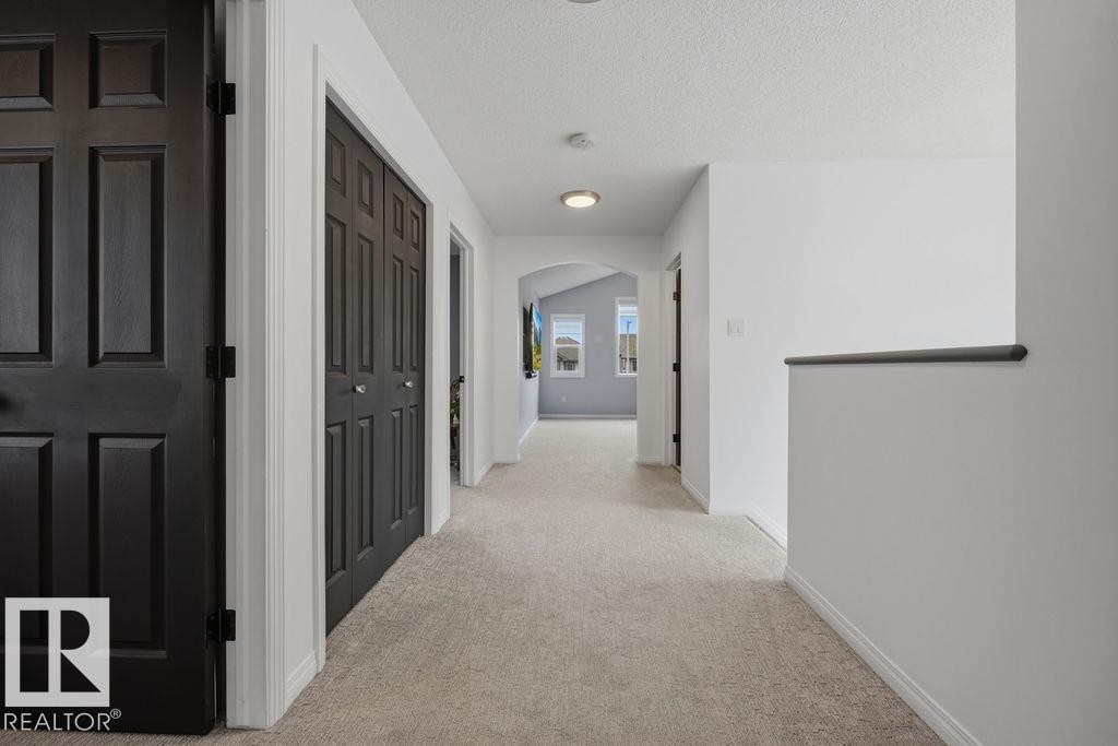 1892 Robertson Crescent, Edmonton, AB