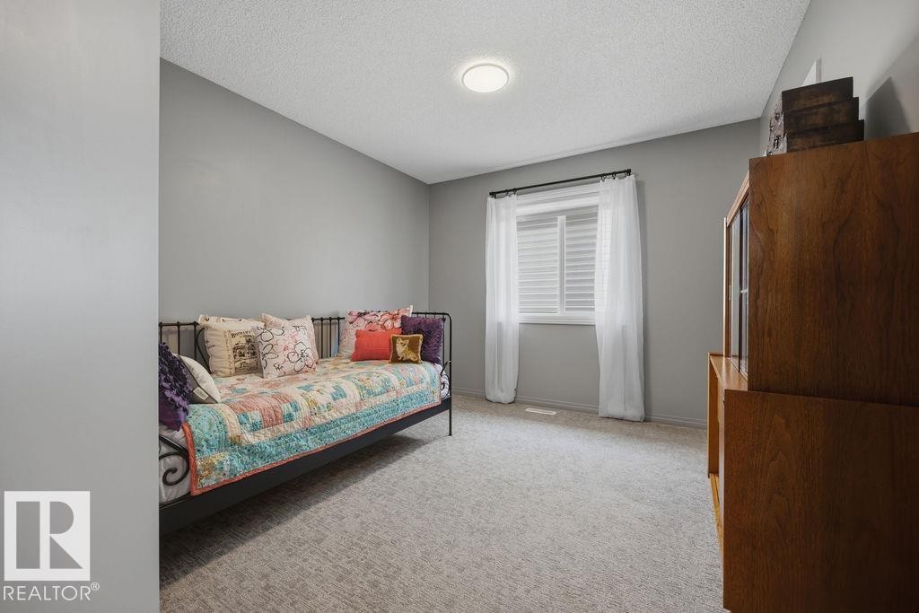 1892 Robertson Crescent, Edmonton, AB