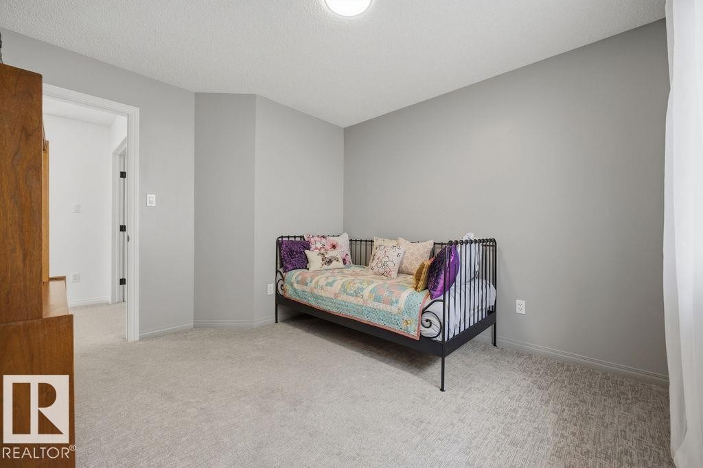 1892 Robertson Crescent, Edmonton, AB