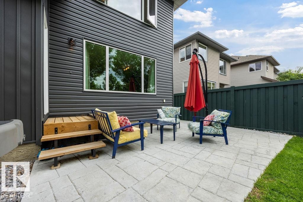 1892 Robertson Crescent, Edmonton, AB