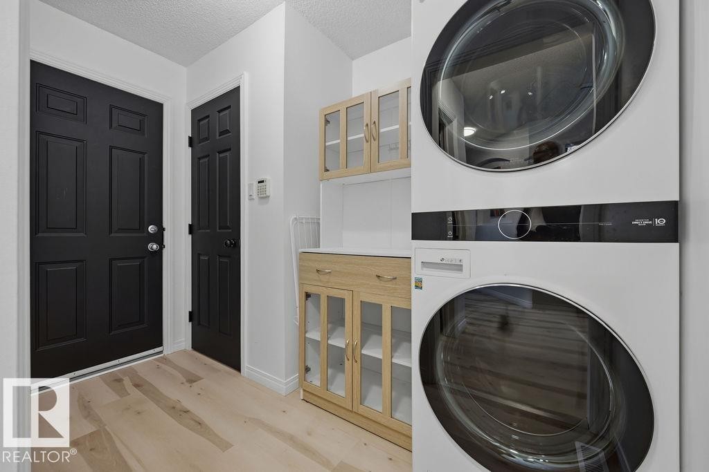 1892 Robertson Crescent, Edmonton, AB