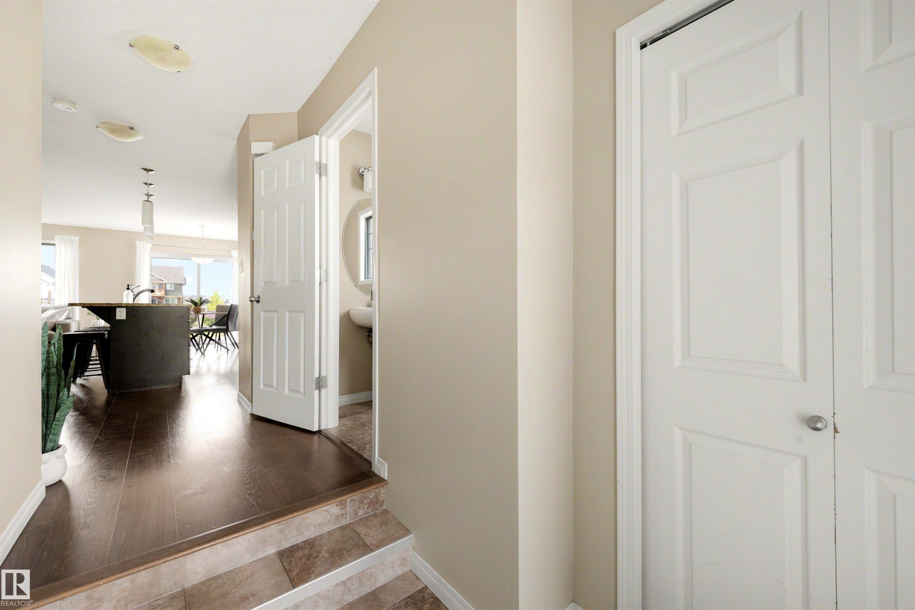 2097 Chalmers Way, Edmonton, AB