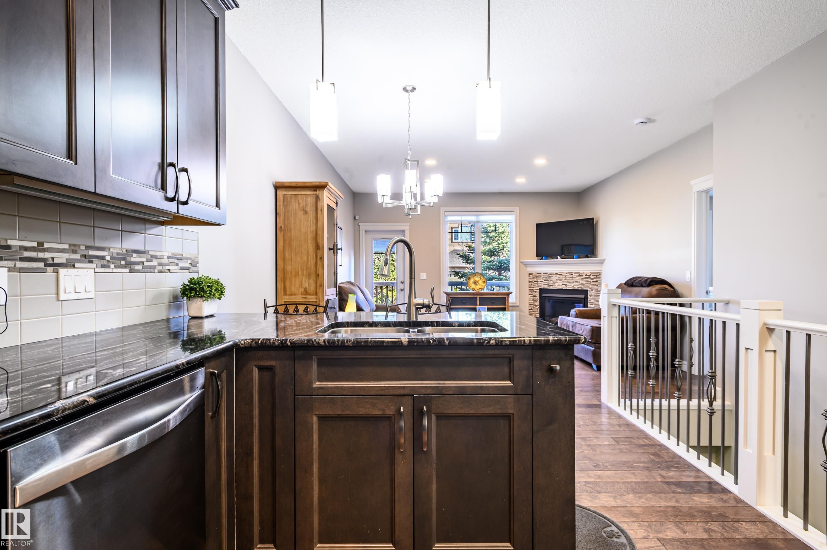 2 7115 Armour Link Link, Edmonton, AB