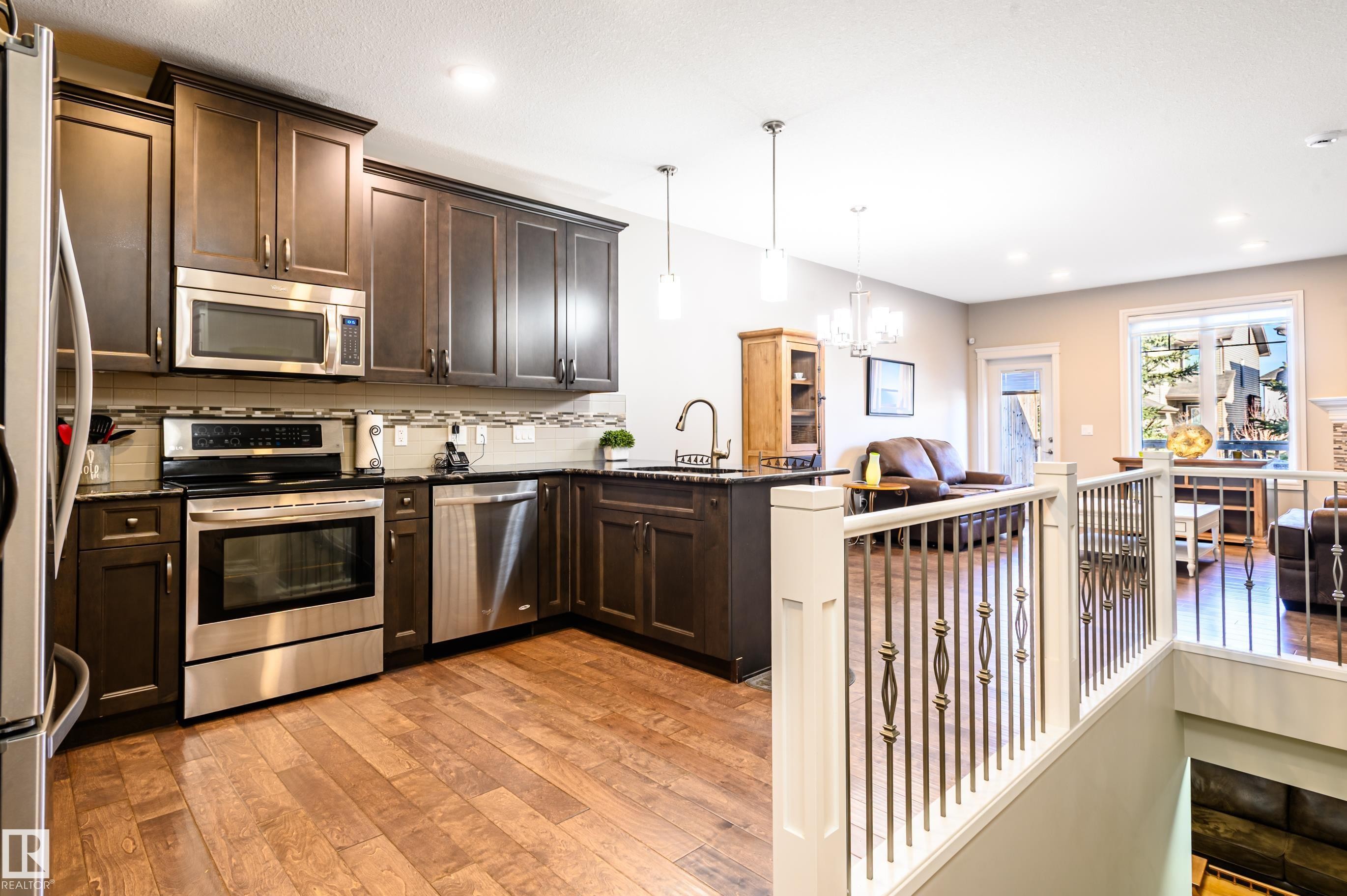 2 7115 Armour Link Link, Edmonton, AB