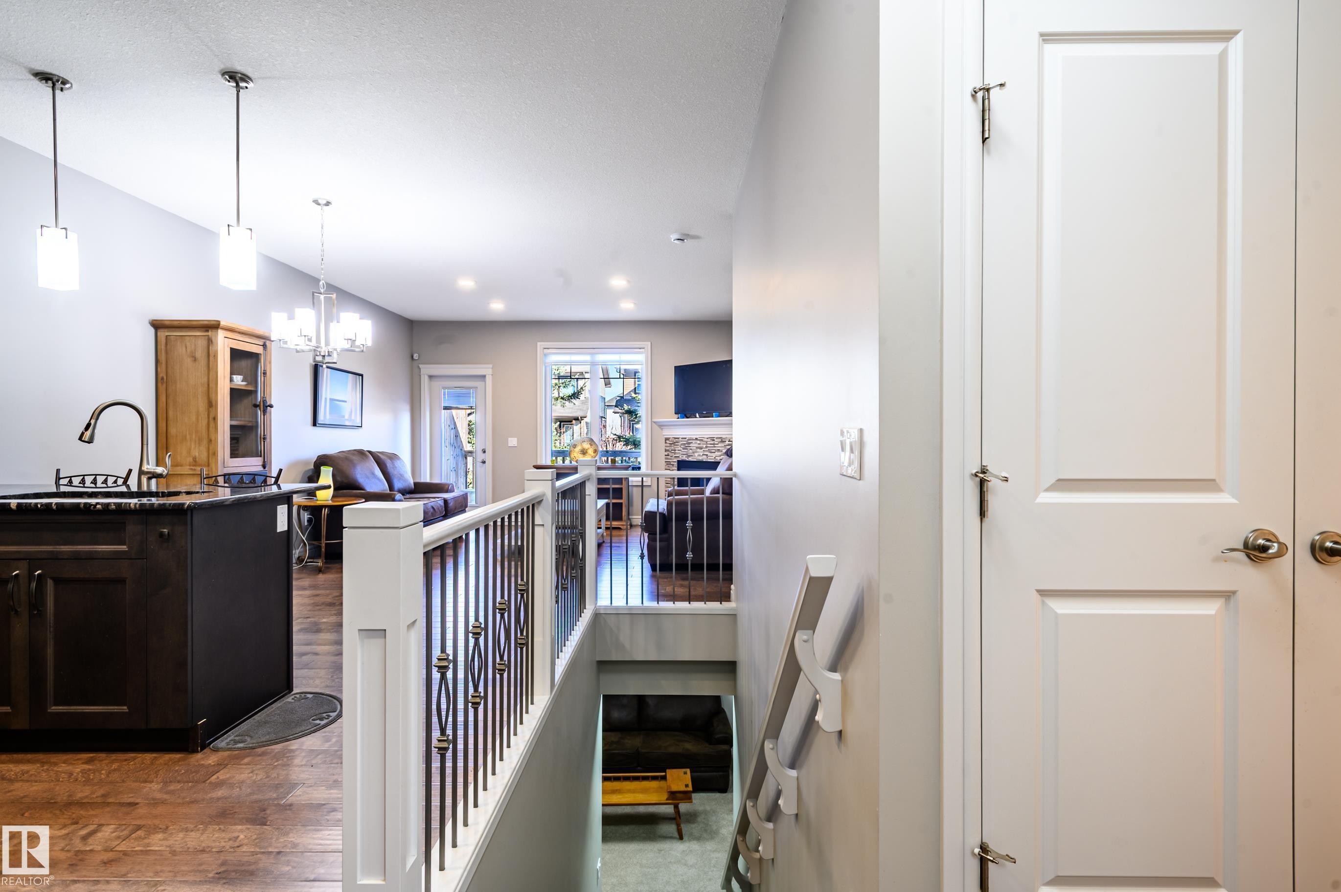 2 7115 Armour Link Link, Edmonton, AB