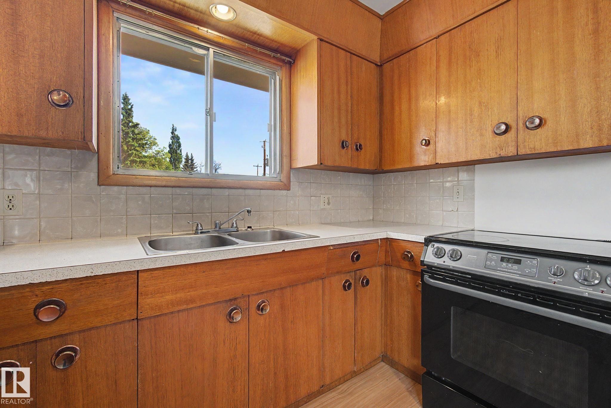 5103 54 Avenue, Stony Plain, AB