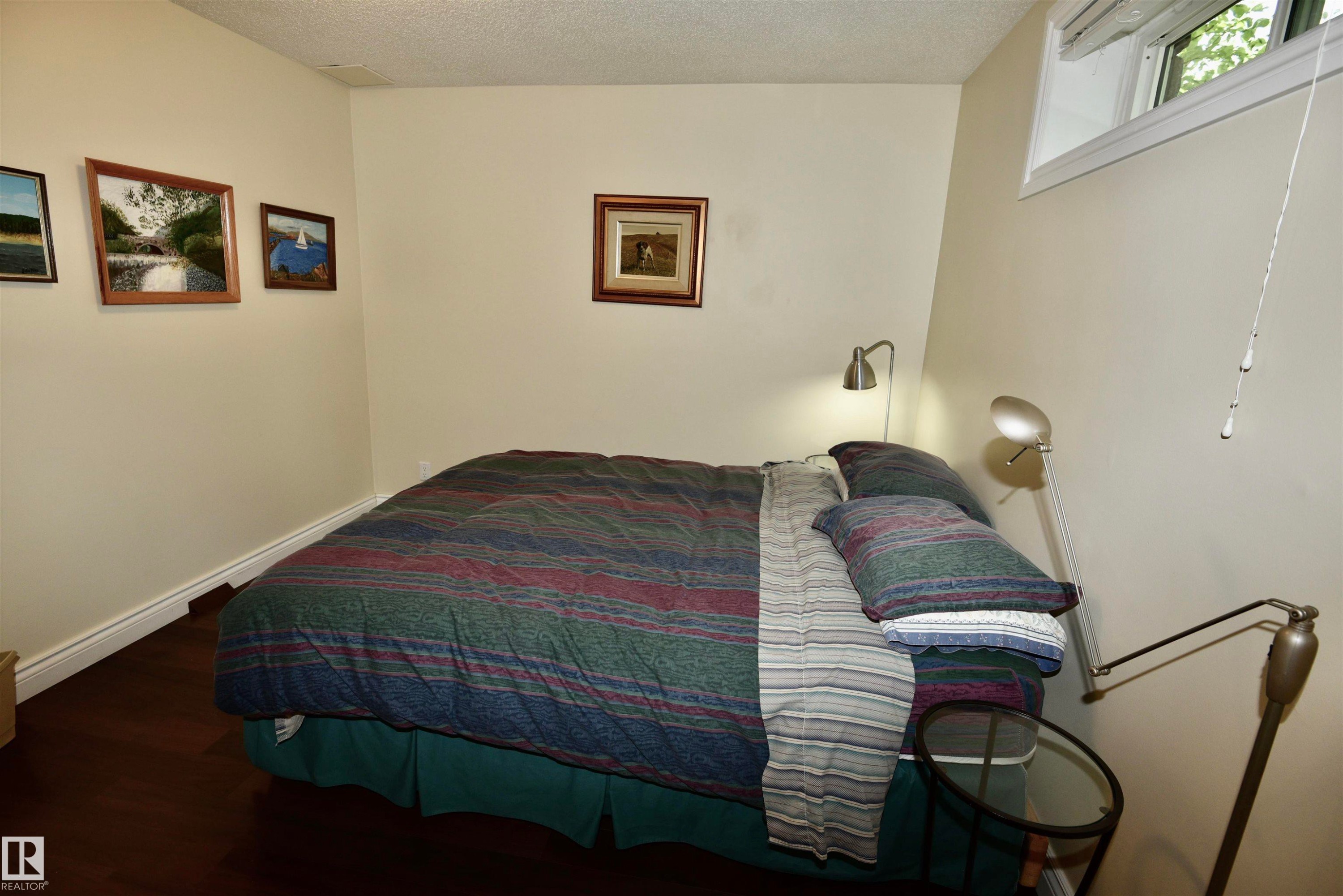 Bedroom - 6 St George'S Crescent, Edmonton, AB