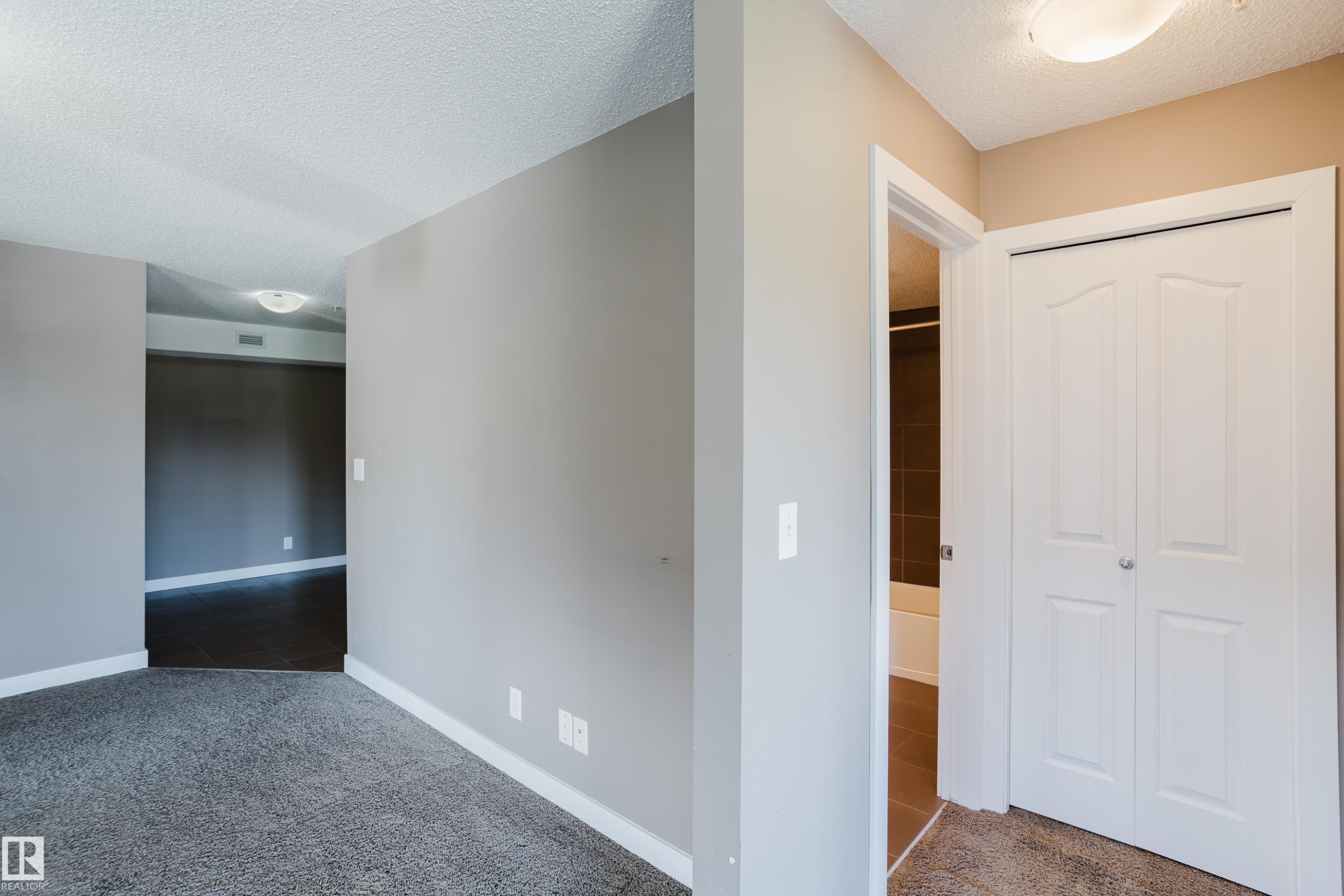 301 11820 22 Avenue, Edmonton, AB