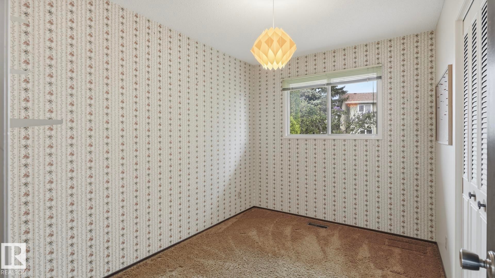 Empty room - 7408 40 Avenue, Edmonton, AB