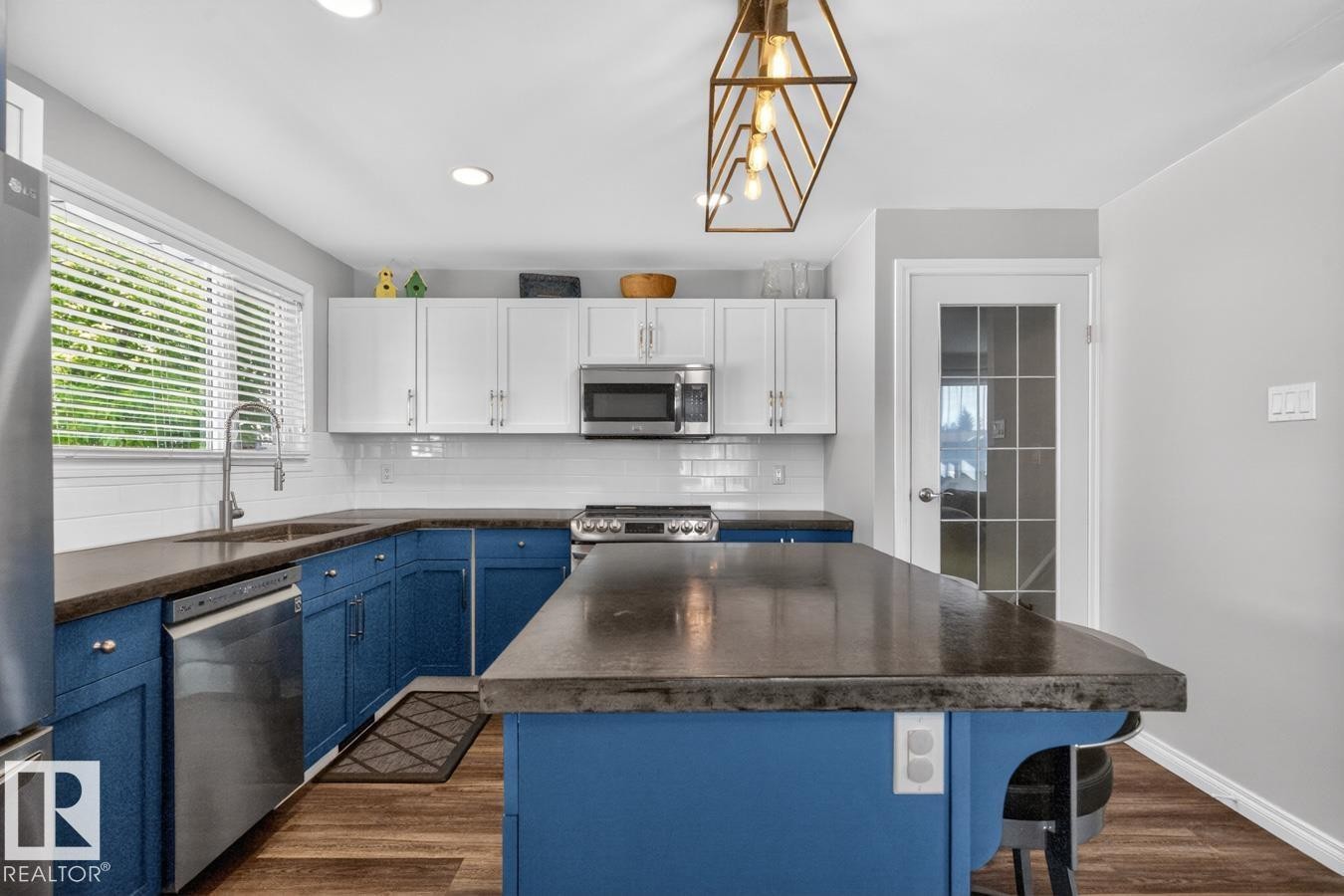 152 Warwick Road, Edmonton, AB