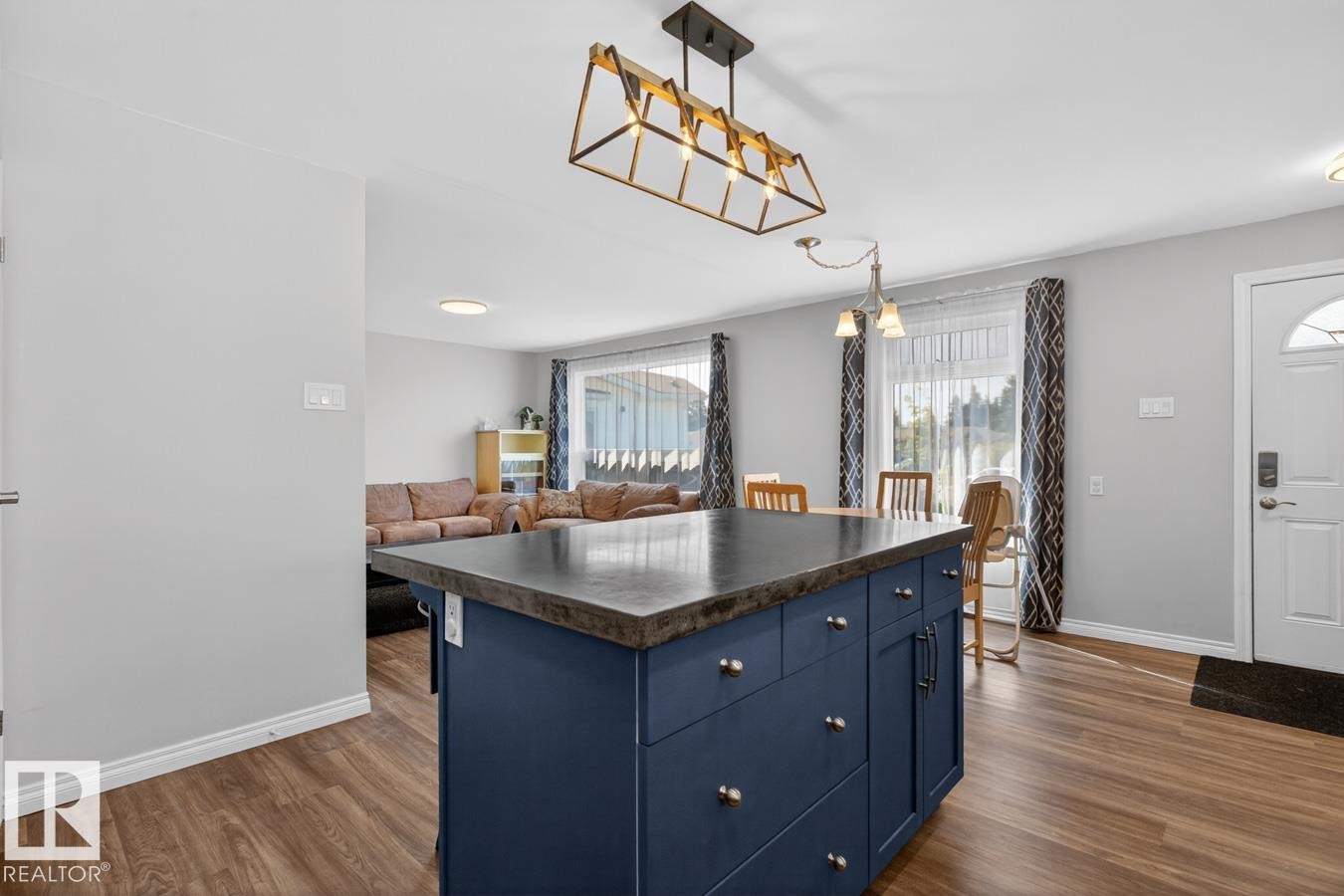 152 Warwick Road, Edmonton, AB