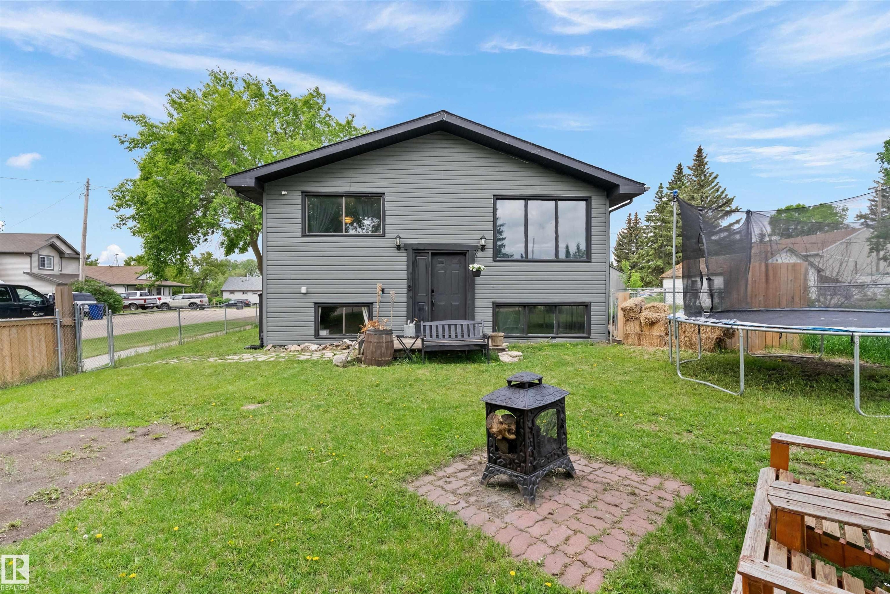 14 2 Avenue, Hay Lakes, AB - Outdoor