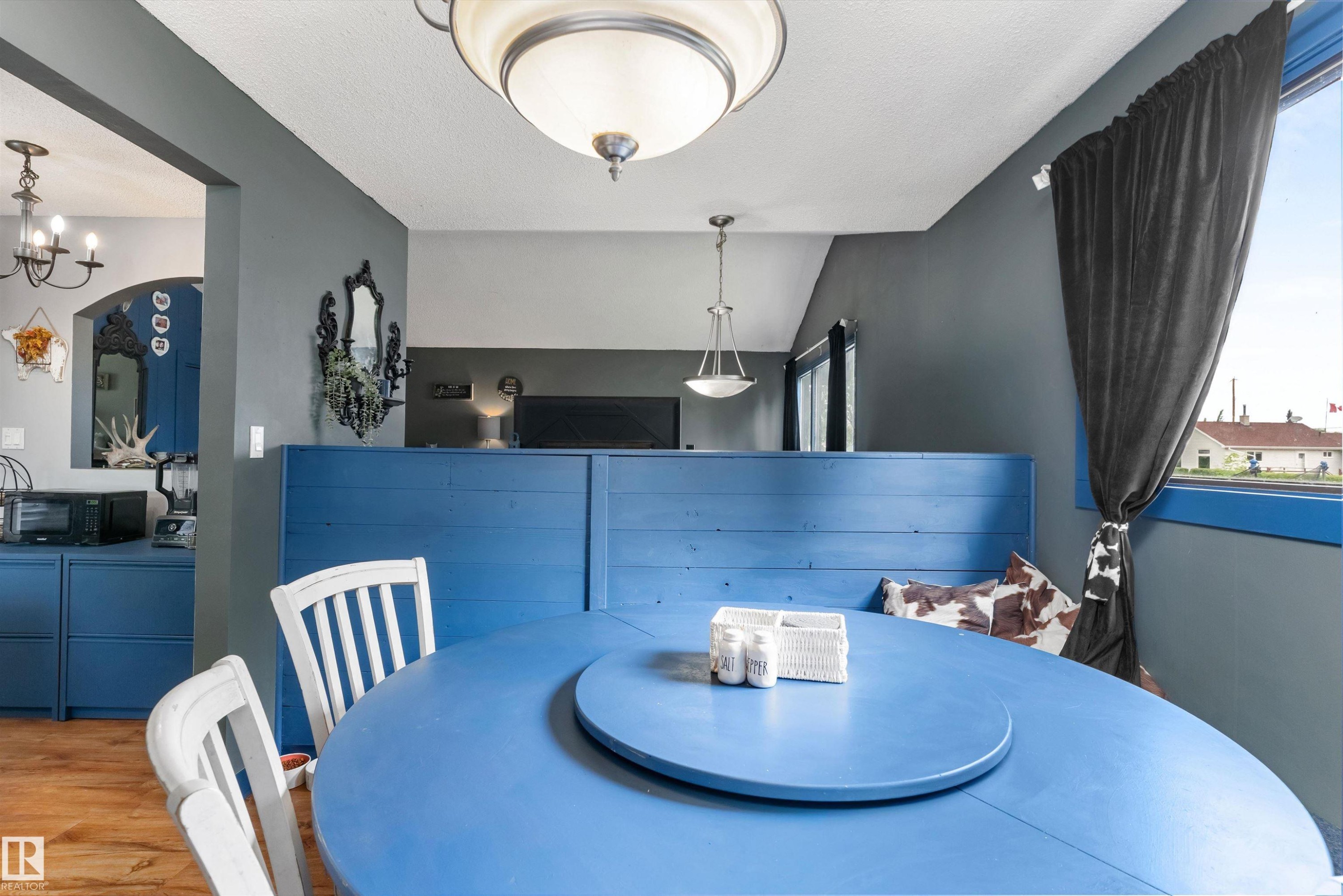 14 2 Avenue, Hay Lakes, AB - Indoor Photo Showing Dining Room