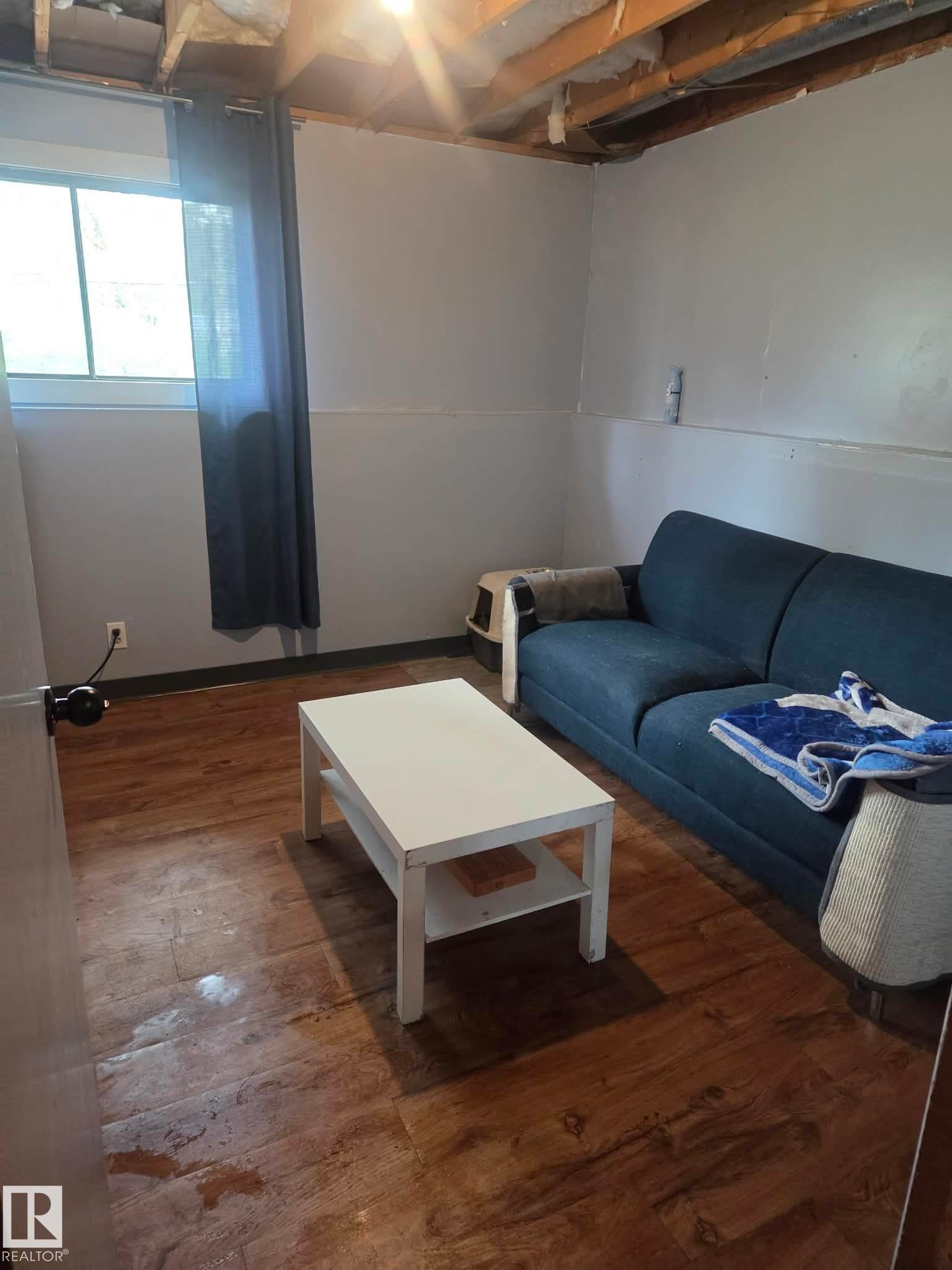 14 2 Avenue, Hay Lakes, AB - Indoor