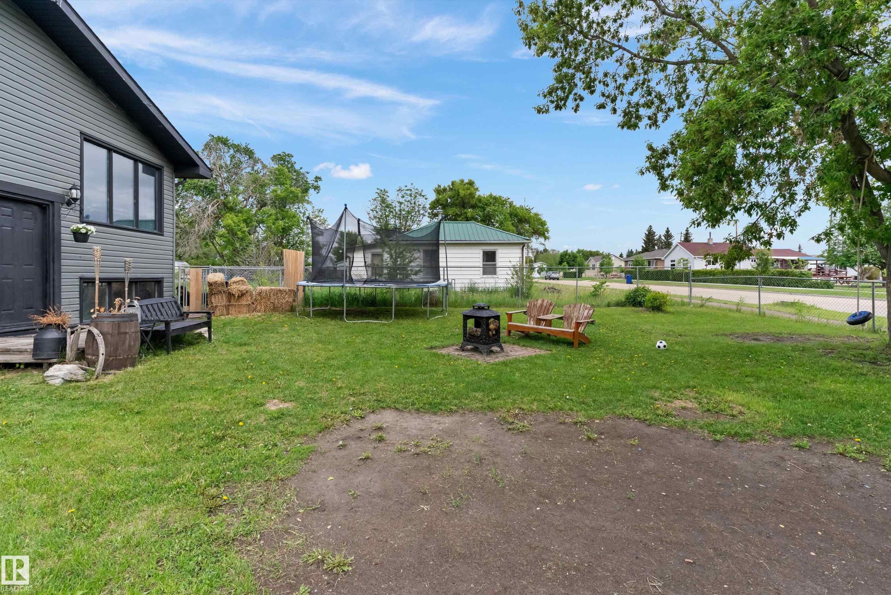 14 2 Avenue, Hay Lakes, AB - Outdoor