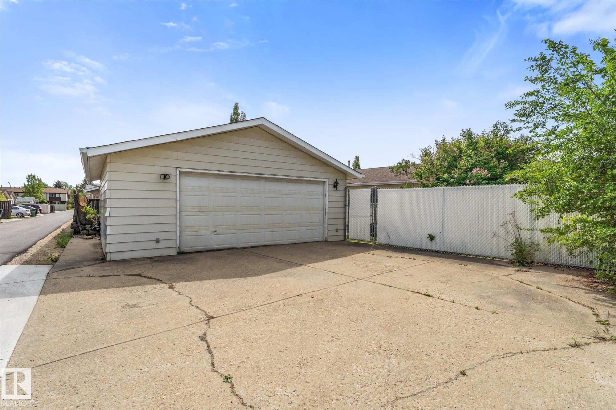 13840 30 Street, Edmonton, AB