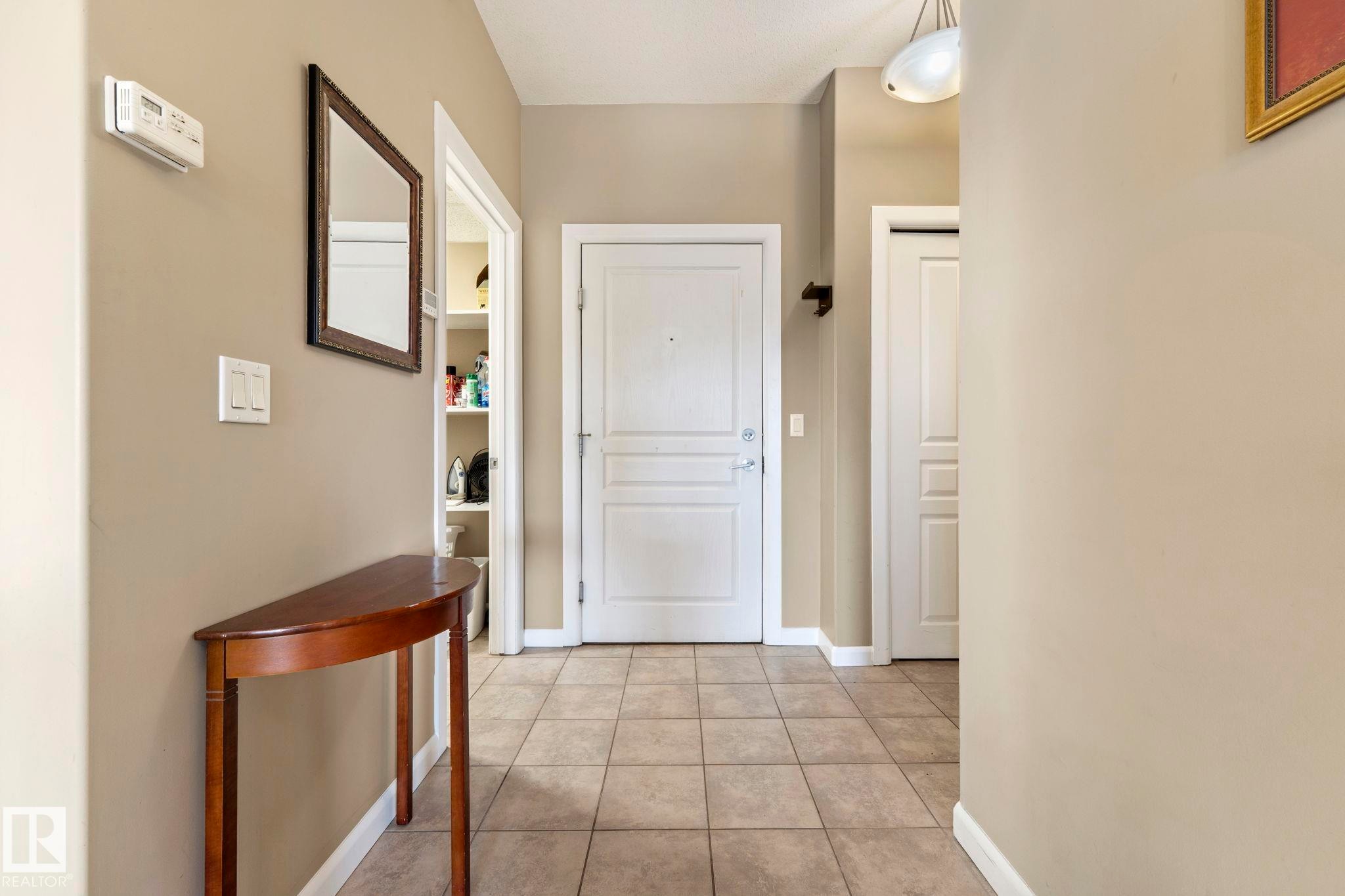 #430 160 Magrath Rd Nw, Edmonton, AB - Indoor Photo Showing Other Room