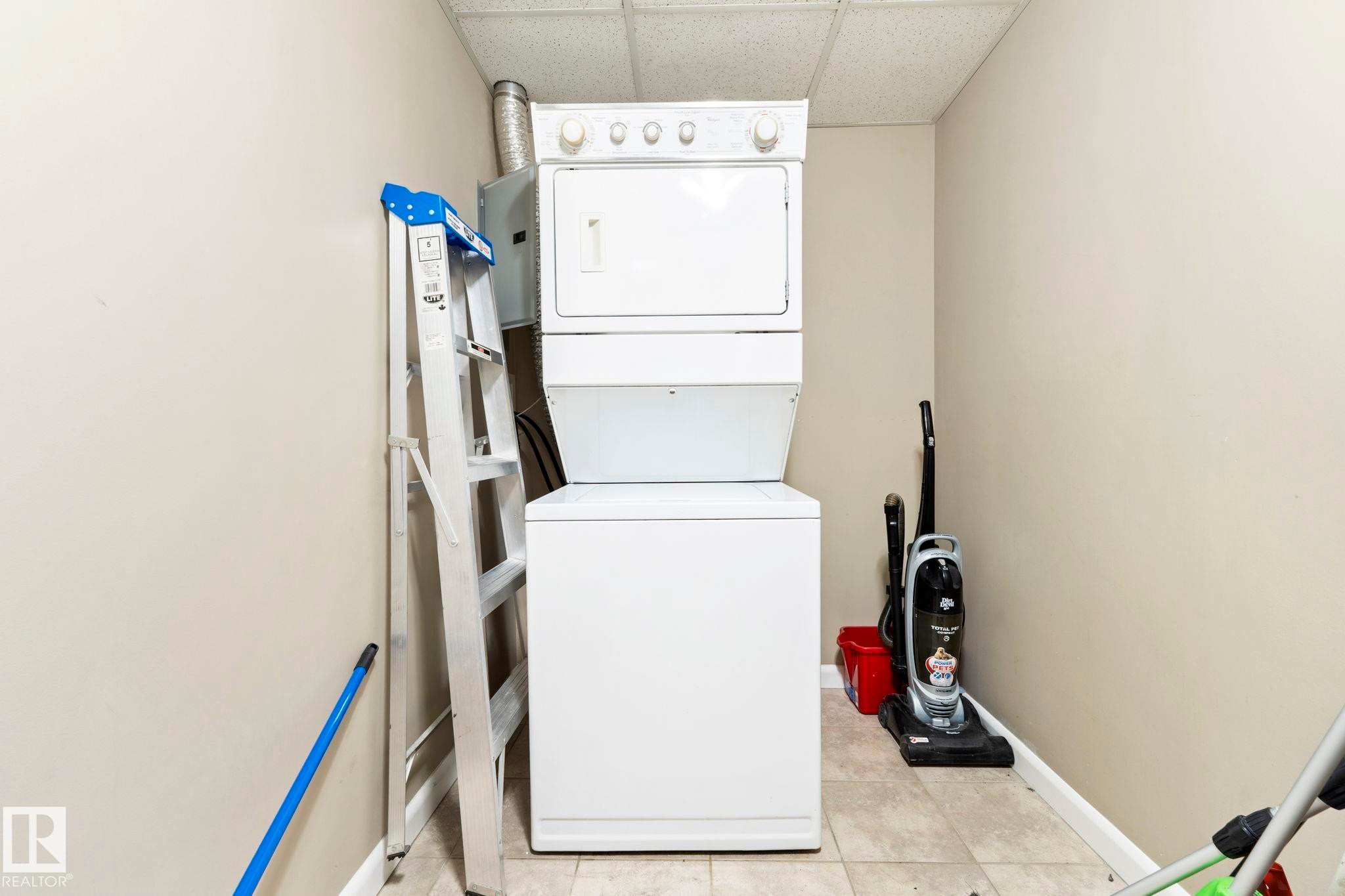 #430 160 Magrath Rd Nw, Edmonton, AB - Indoor Photo Showing Laundry Room