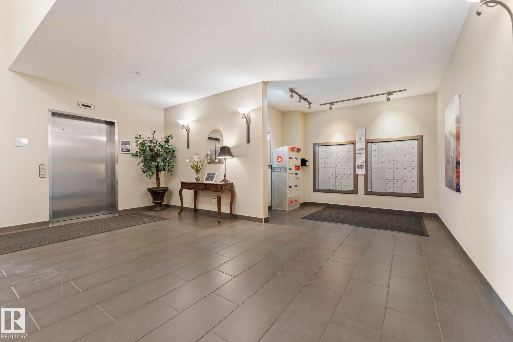 #430 160 Magrath Rd Nw, Edmonton, AB - Indoor Photo Showing Other Room