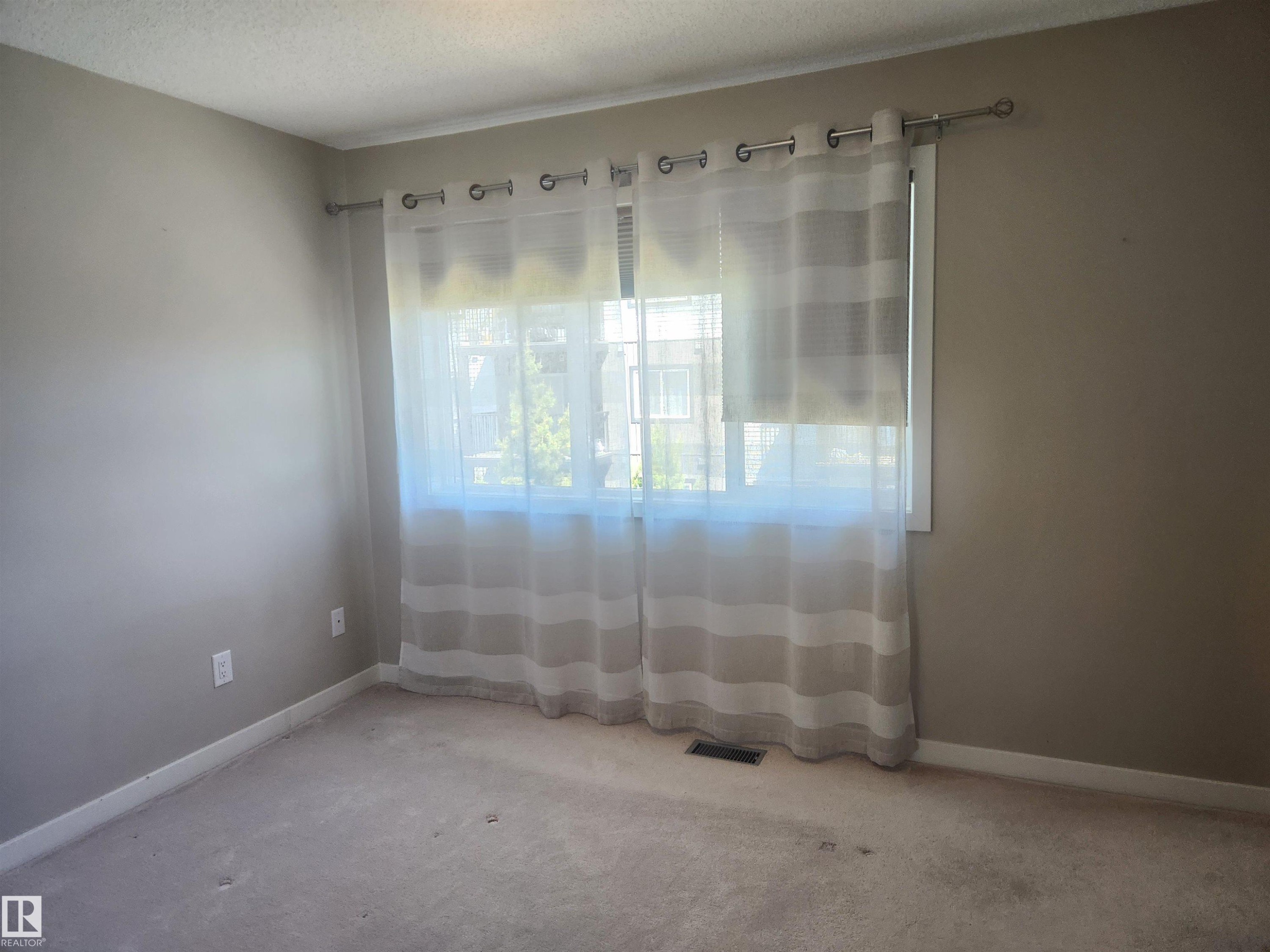 3346 15A Avenue, Edmonton, AB