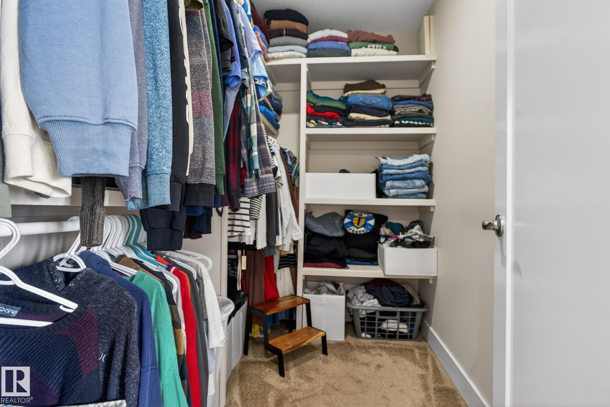 Walk in closet - 4204 55Av, Lamont, AB