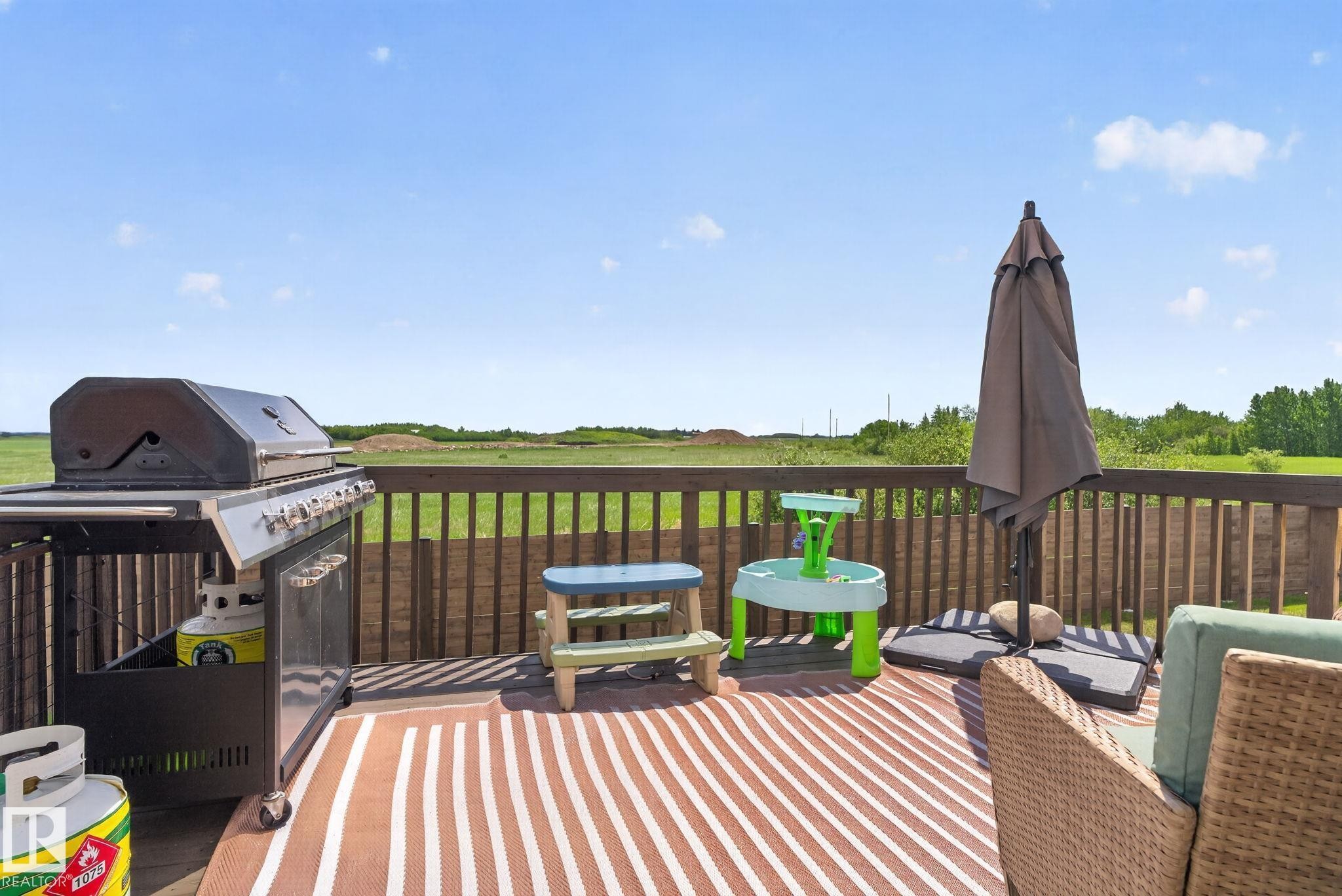 Deck - 4204 55Av, Lamont, AB