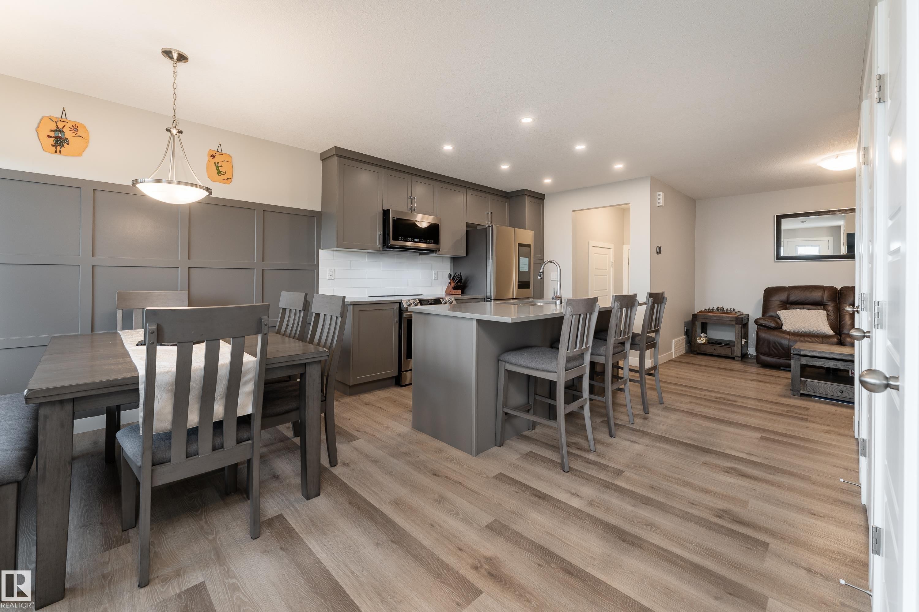 998 Stillwater Boulevard, Edmonton, AB
