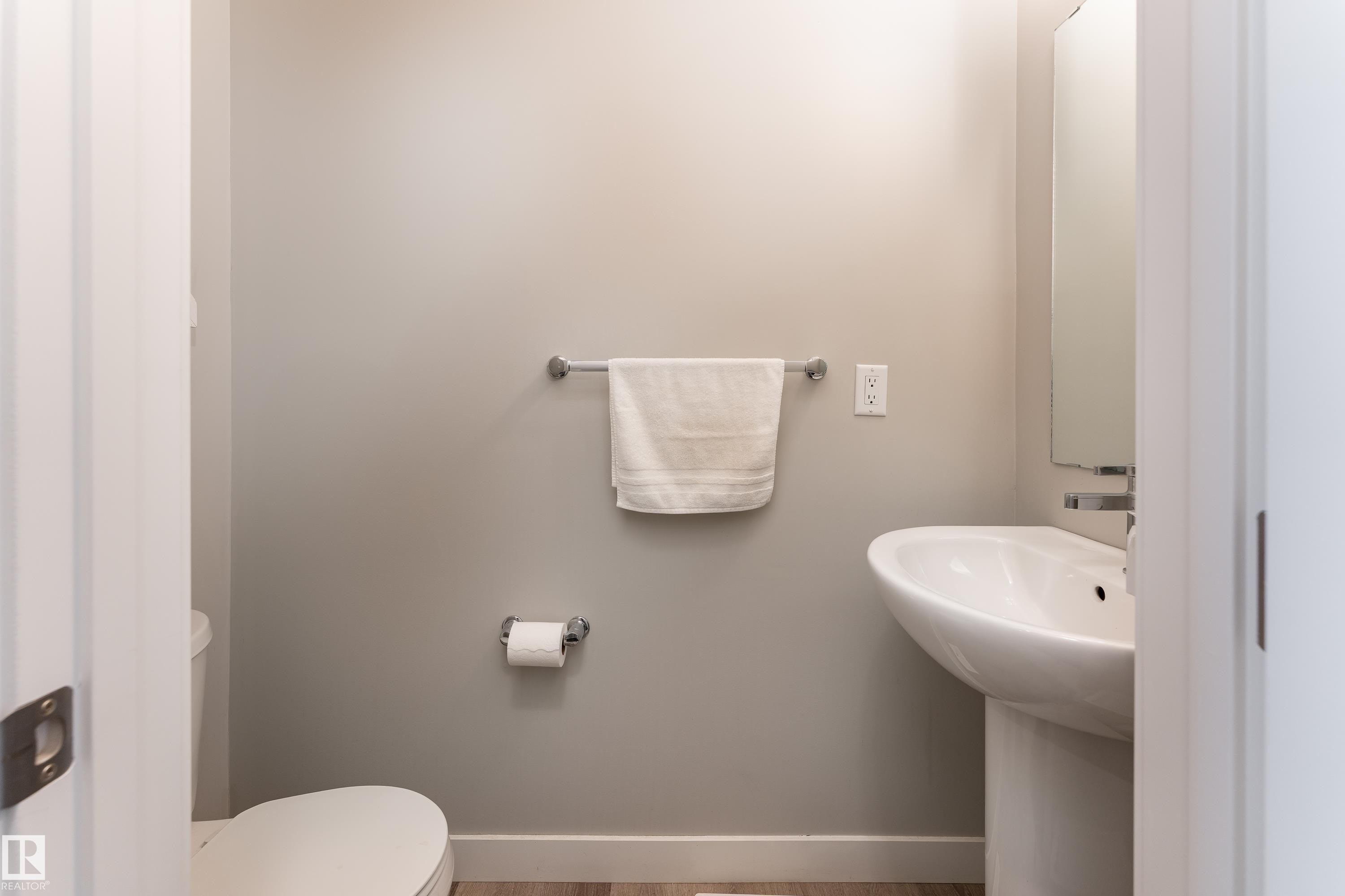 998 Stillwater Boulevard, Edmonton, AB
