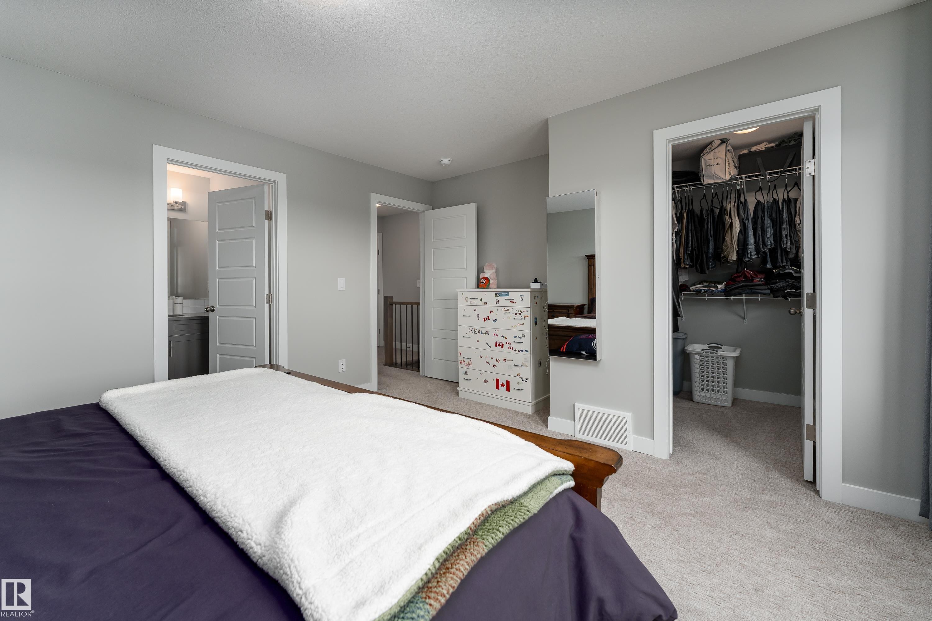 998 Stillwater Boulevard, Edmonton, AB