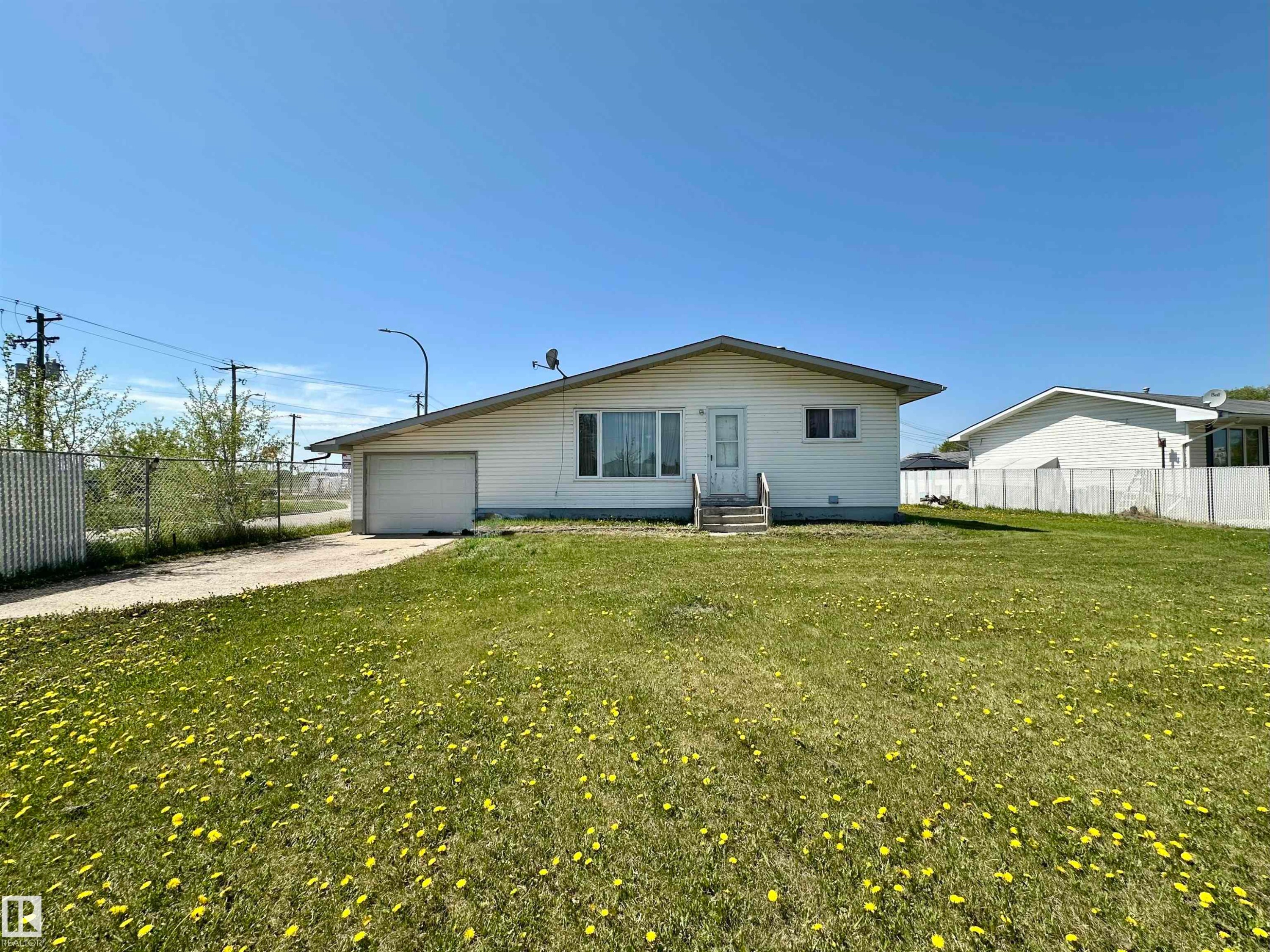 5001 Parkview Crescent, Cold Lake, AB - Outdoor