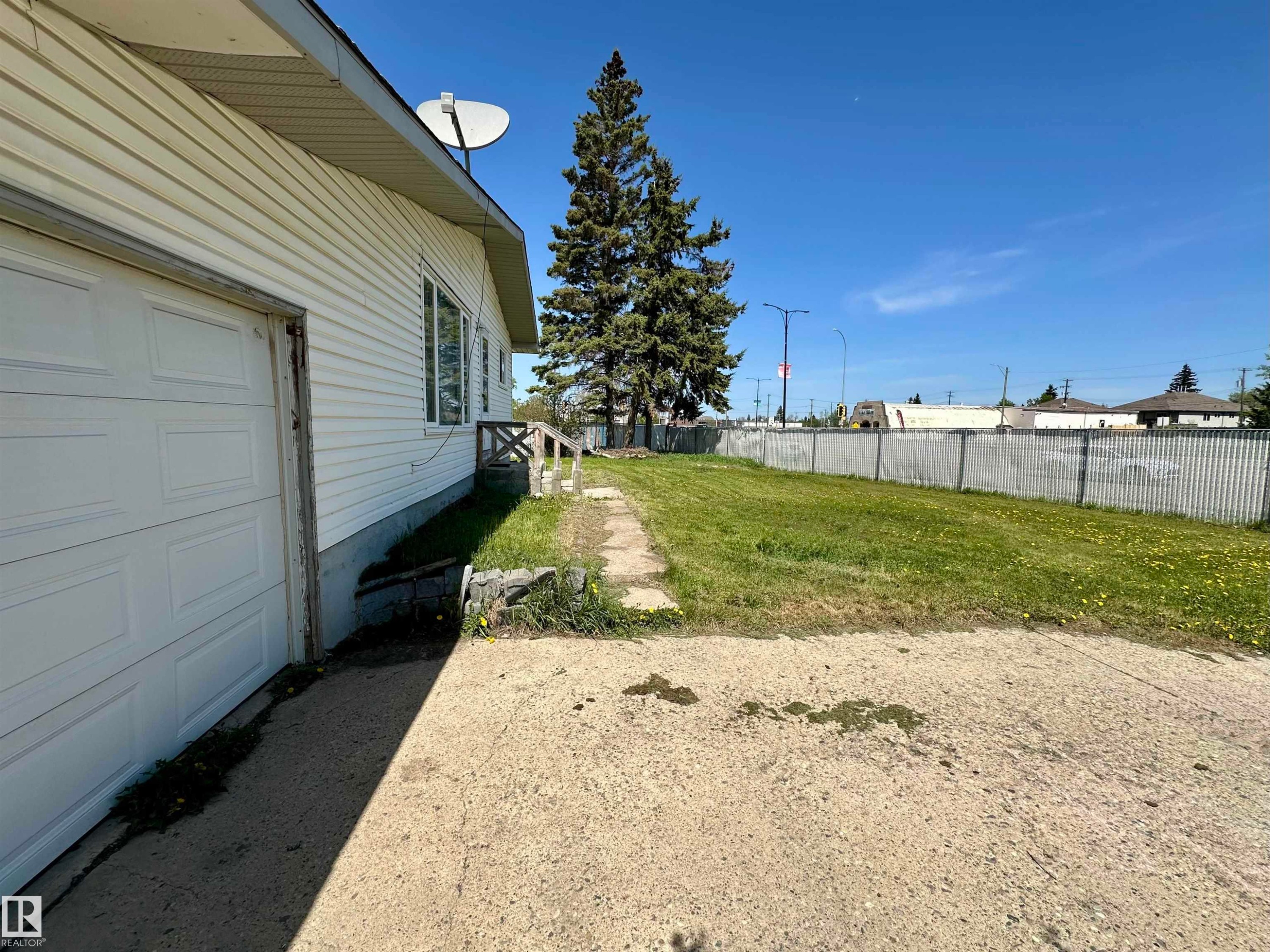 5001 Parkview Crescent, Cold Lake, AB - Outdoor