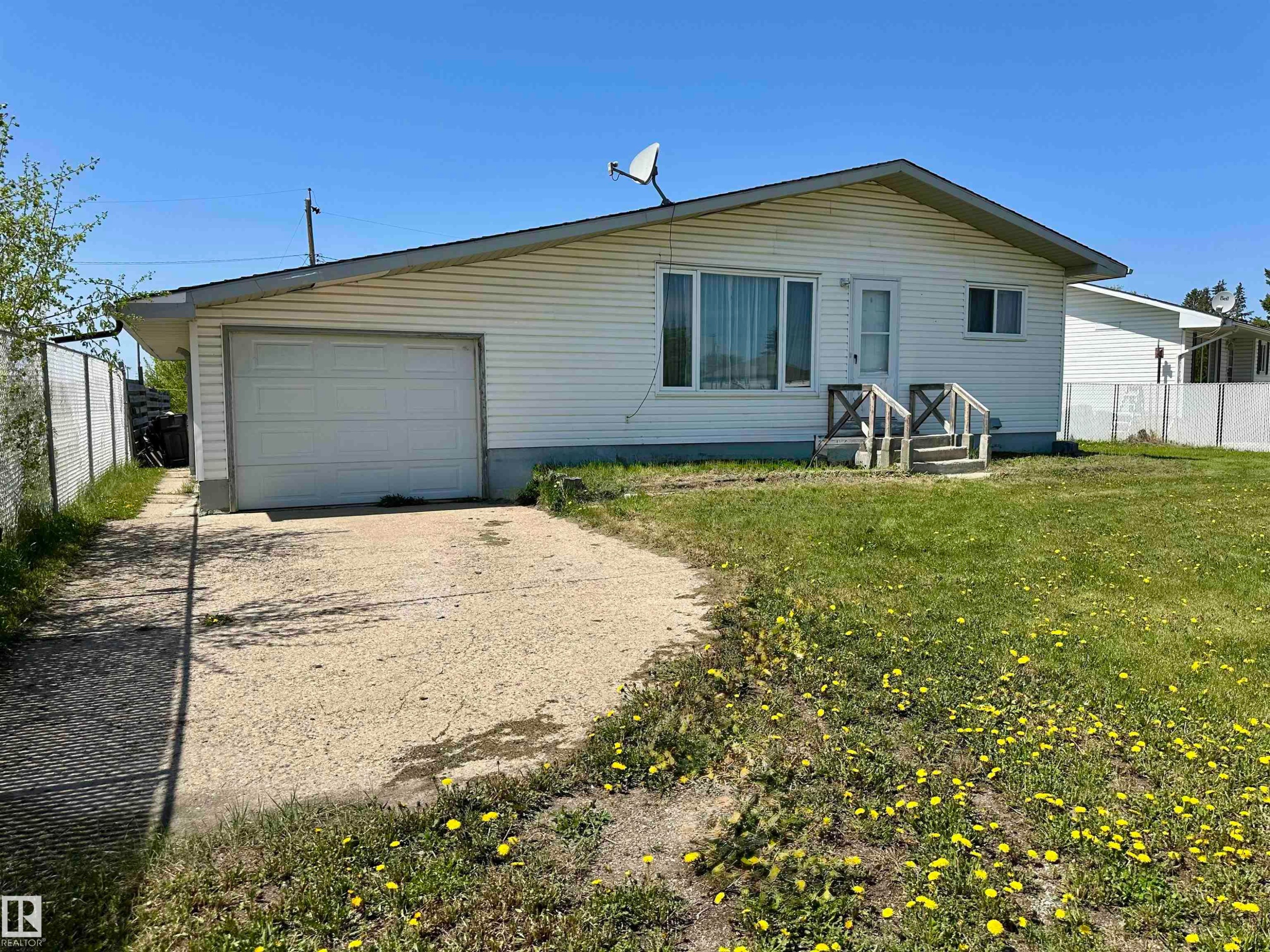 5001 Parkview Crescent, Cold Lake, AB - Outdoor