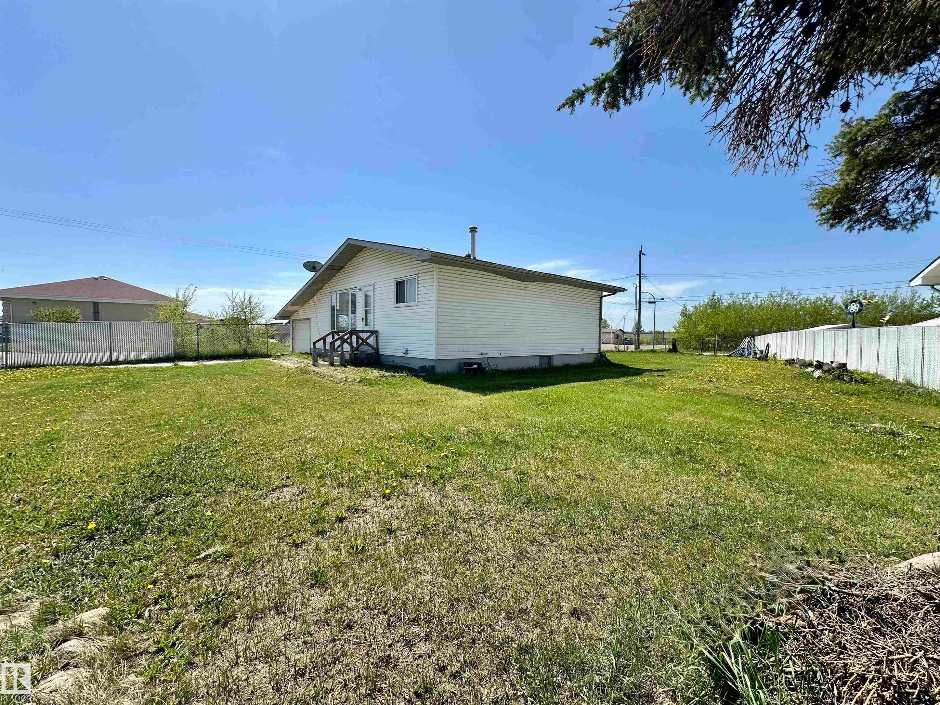 5001 Parkview Crescent, Cold Lake, AB - Outdoor