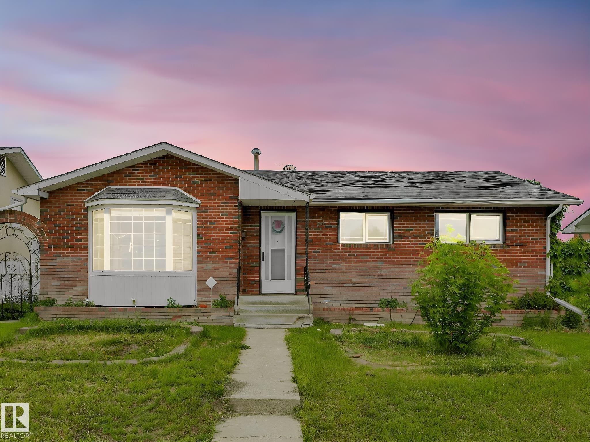 9528 151 Avenue, Edmonton, AB