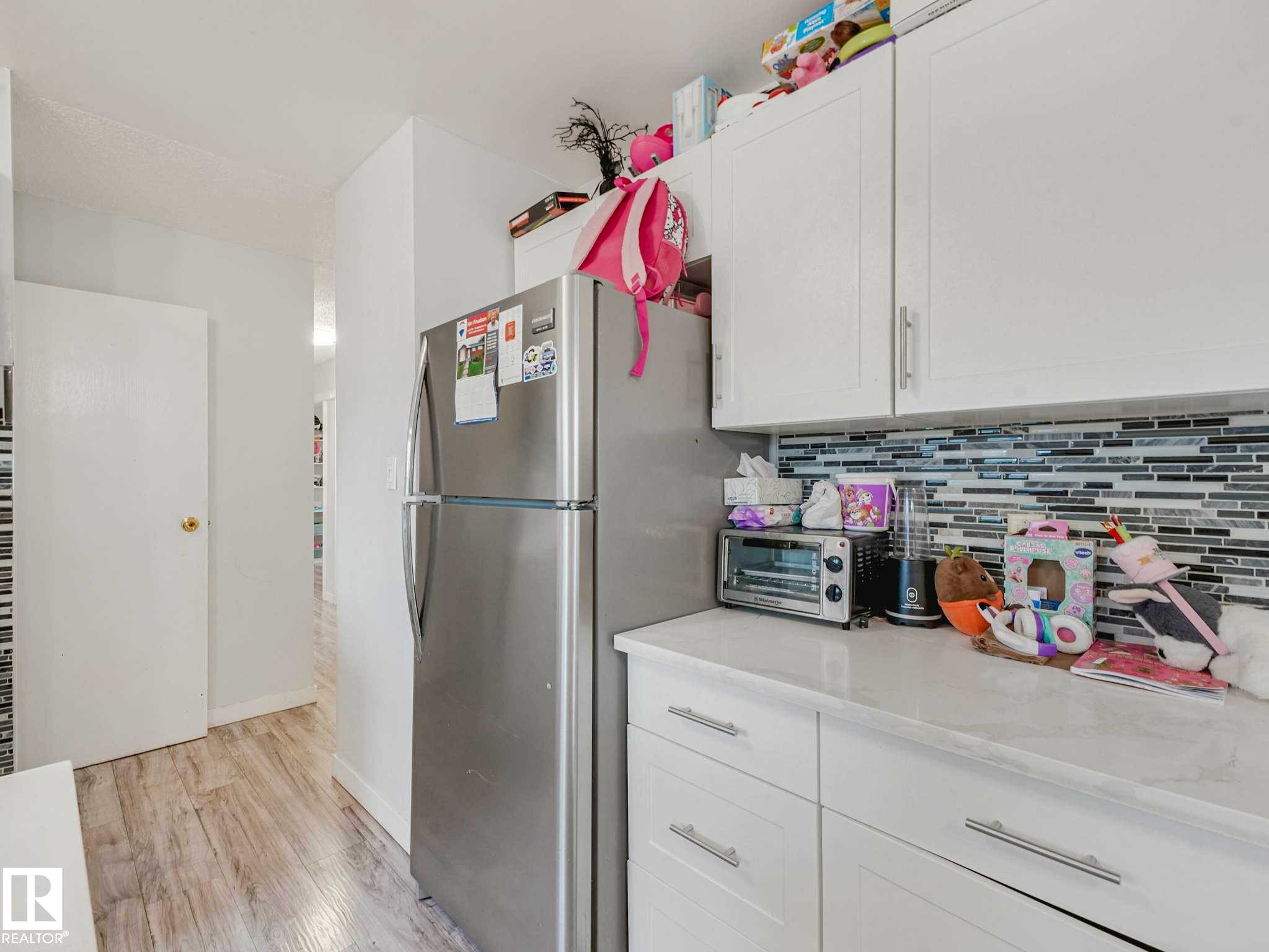 9528 151 Avenue, Edmonton, AB