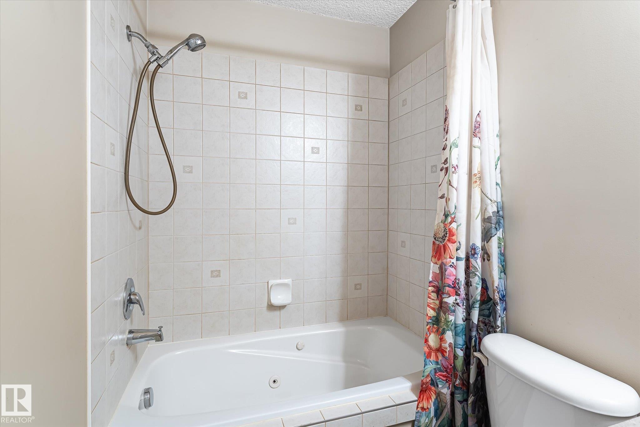 Bathroom - #37 4020 21 St Nw, Edmonton, AB - Indoor Photo Showing Bathroom