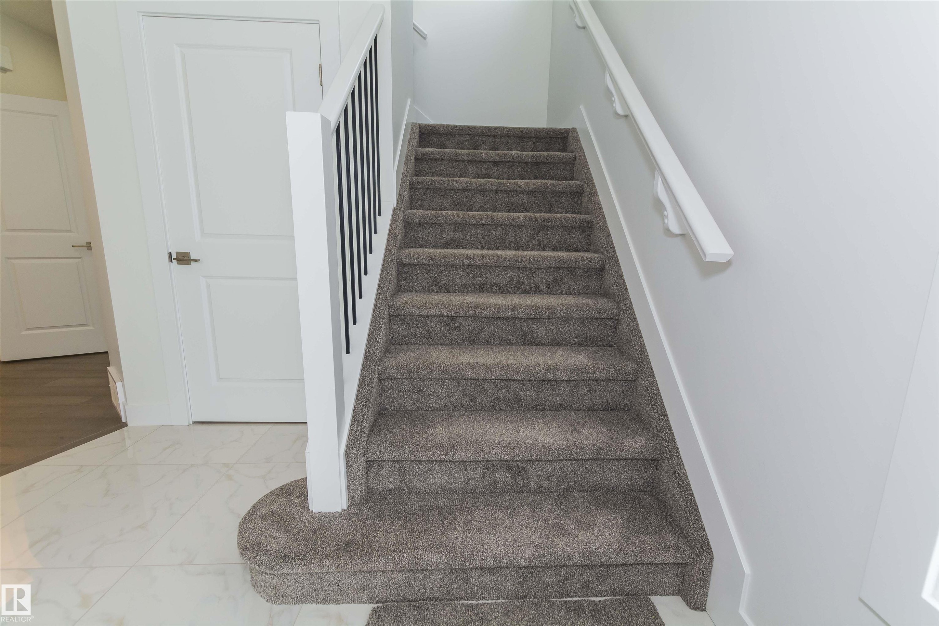 Stairs - 15168 16 Street Nw, Edmonton, AB