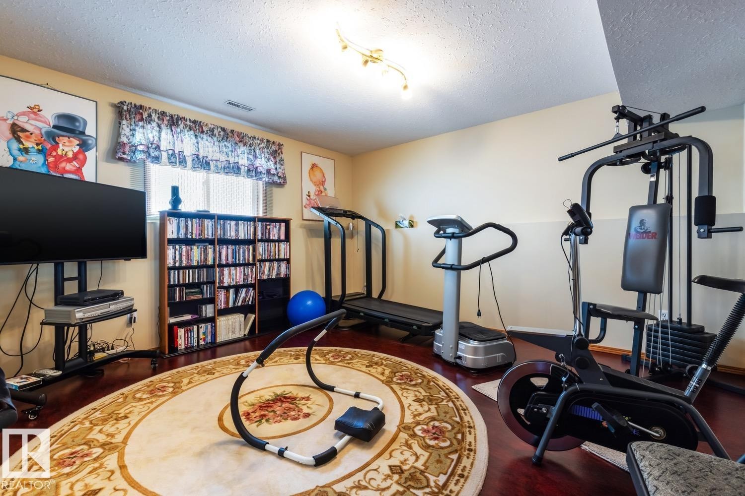 Bedroom #4 is currently use as an excercise room - 5131 152A Avenue, Edmonton, AB