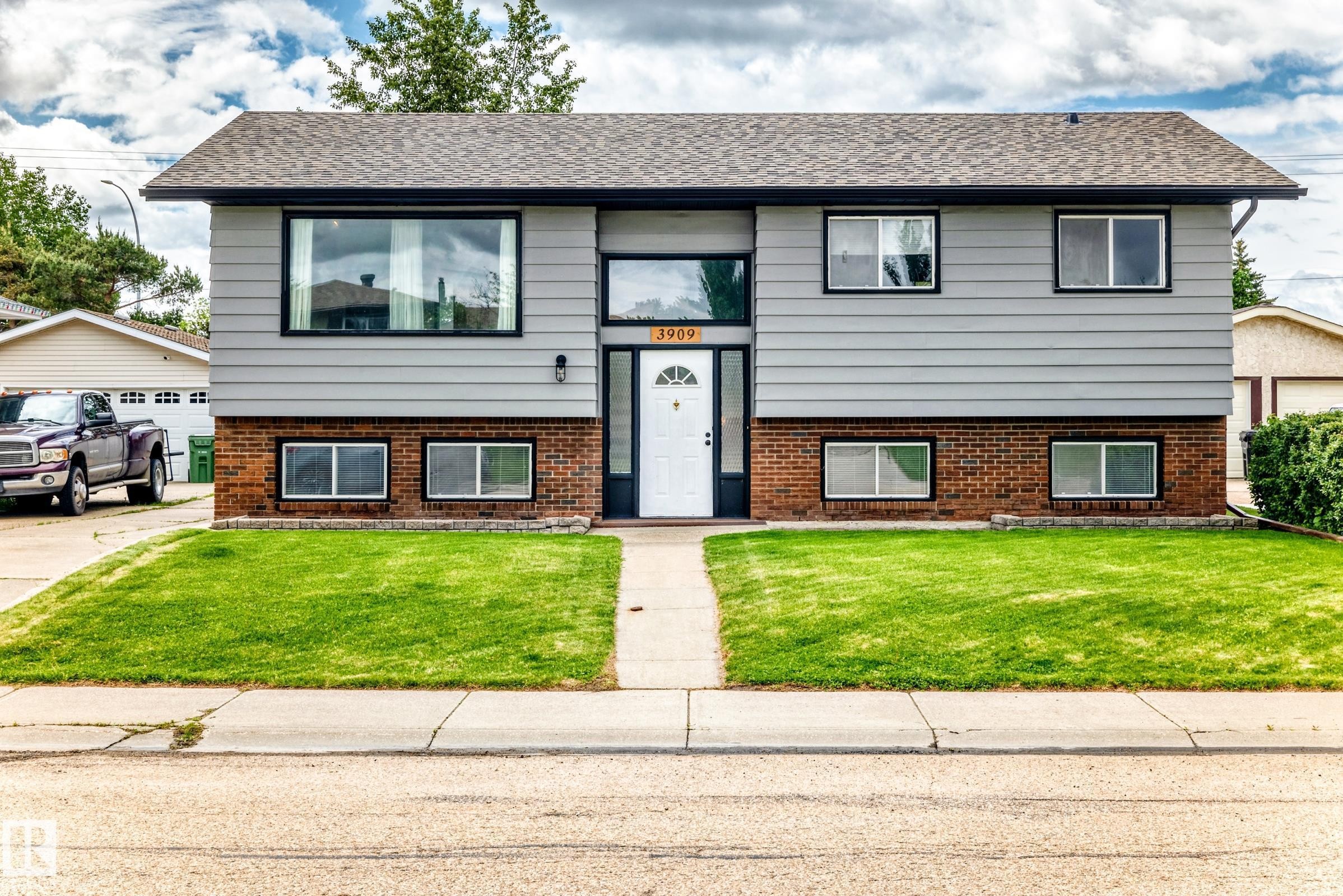 3909 39 Avenue, Leduc, AB