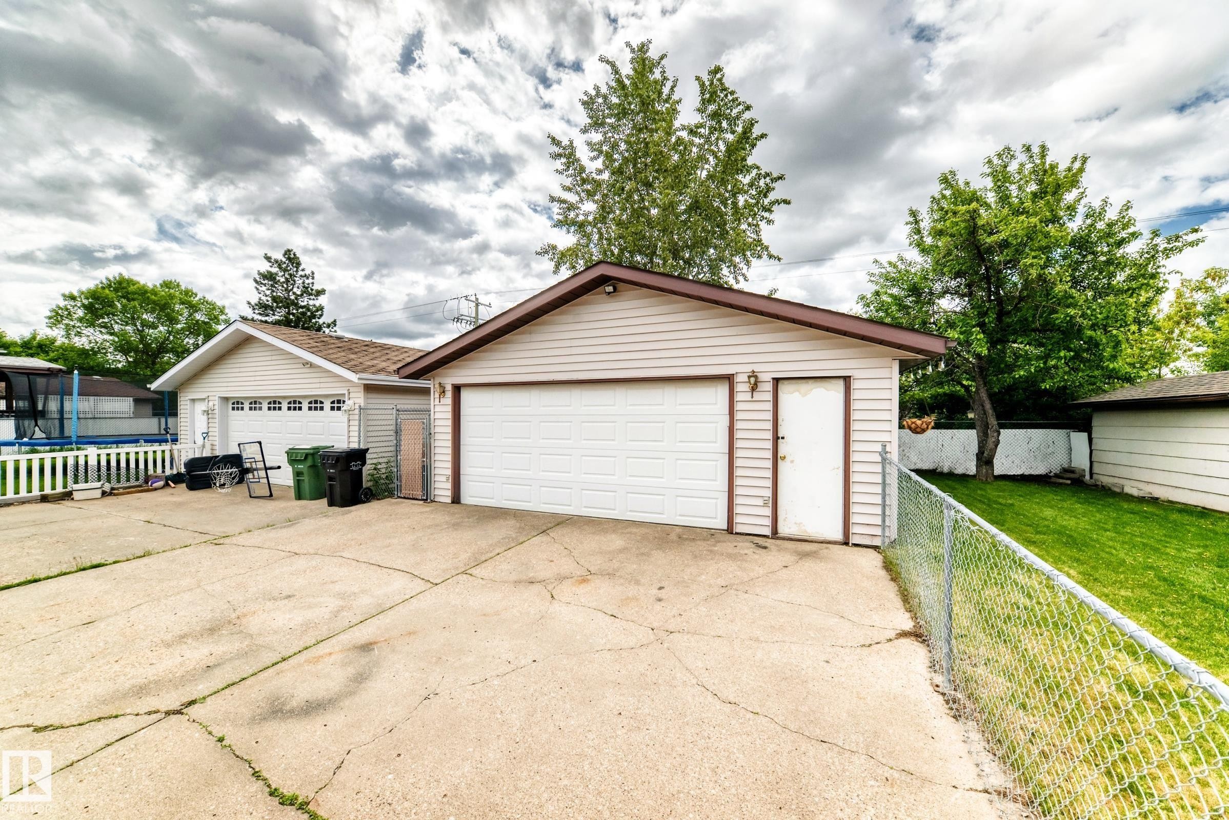 3909 39 Avenue, Leduc, AB