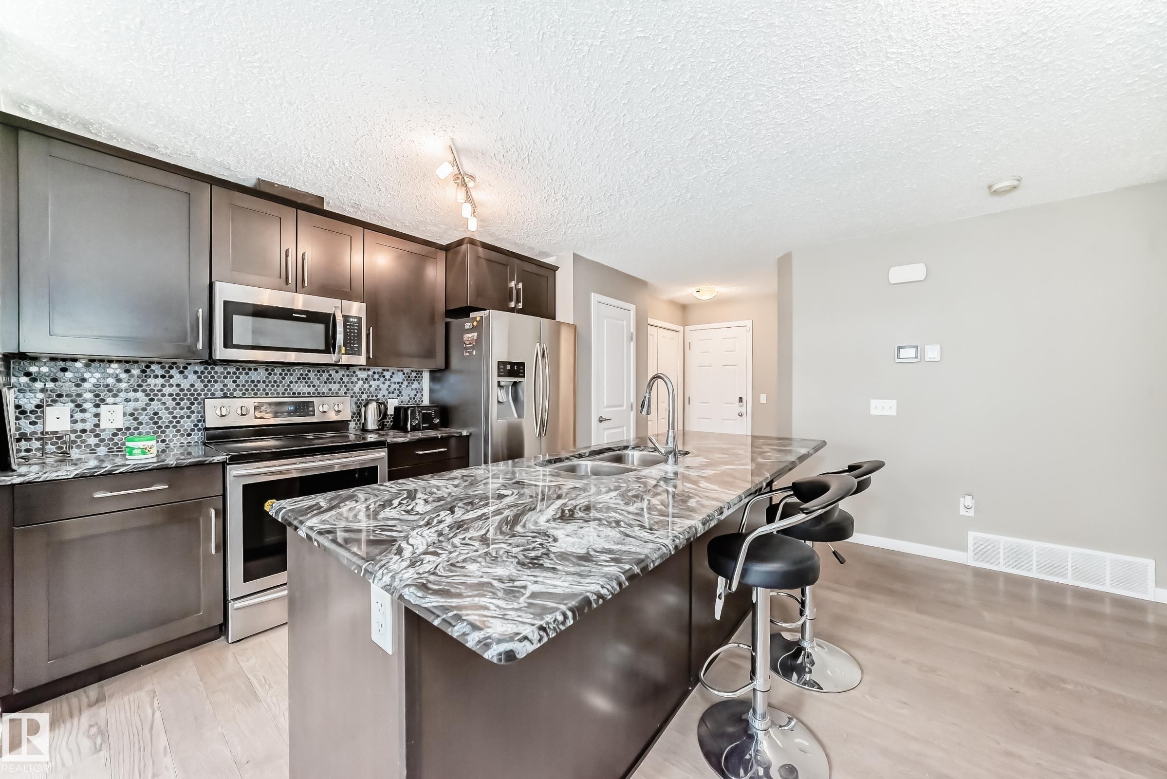 893 Ebbers Crescent, Edmonton, AB