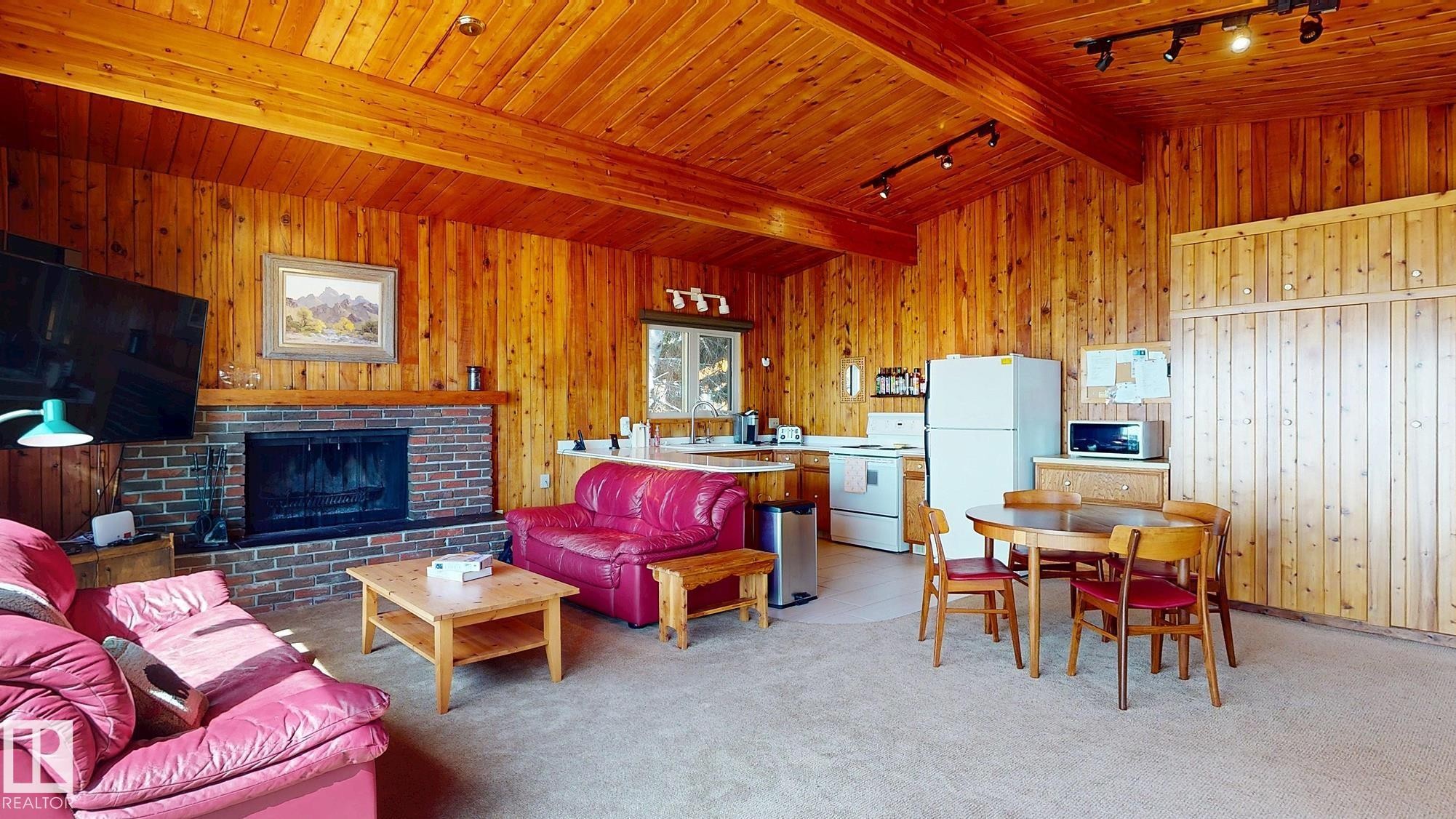 98 Argentia Beach, Rural Wetaskiwin County, AB