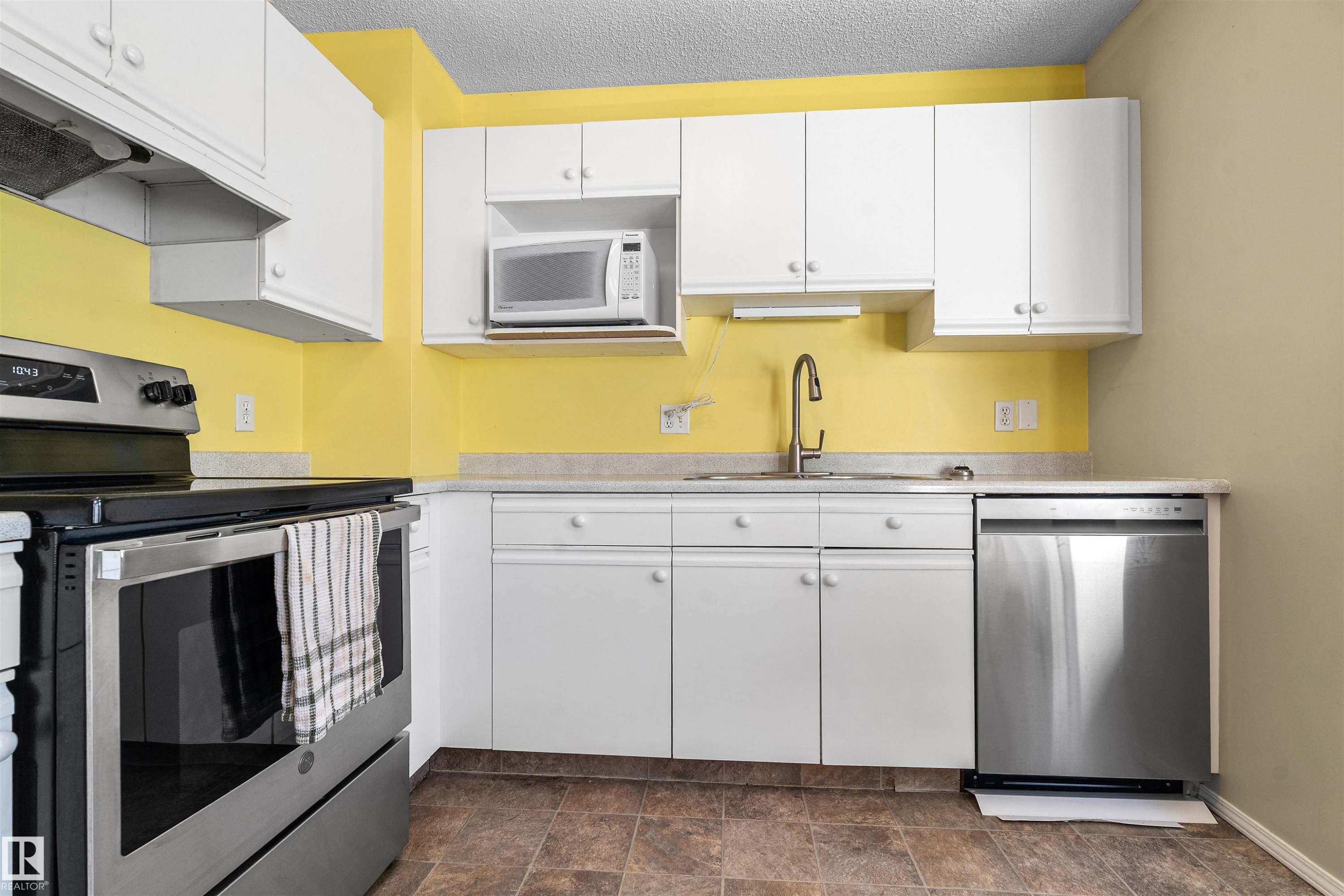 #32 3311 58 St Nw, Edmonton, AB