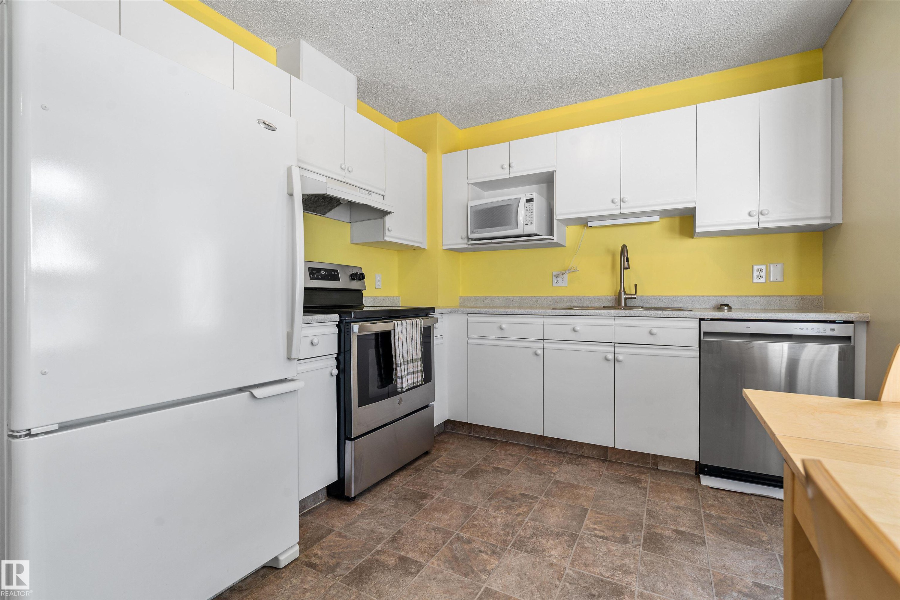 #32 3311 58 St Nw, Edmonton, AB