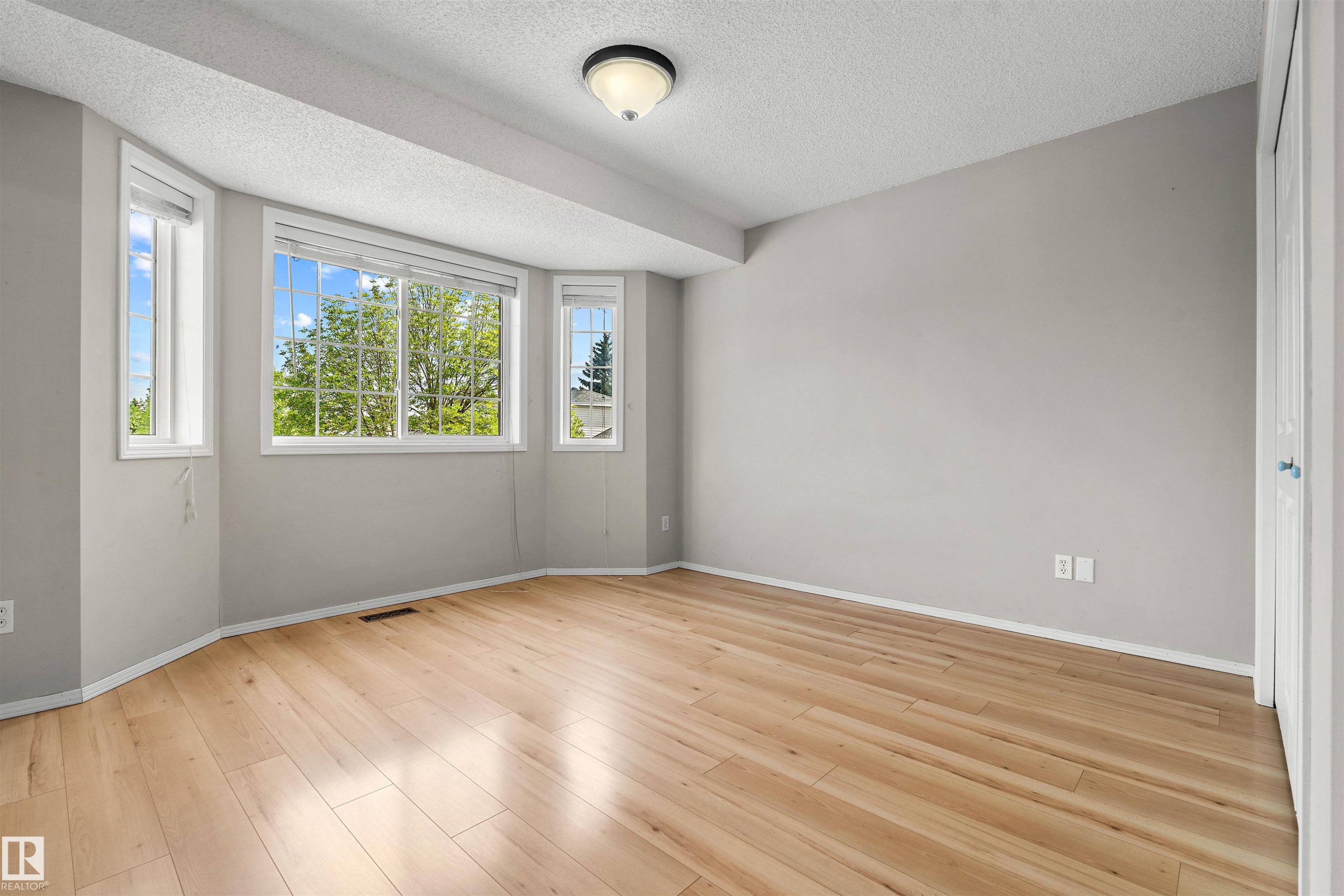 #32 3311 58 St Nw, Edmonton, AB