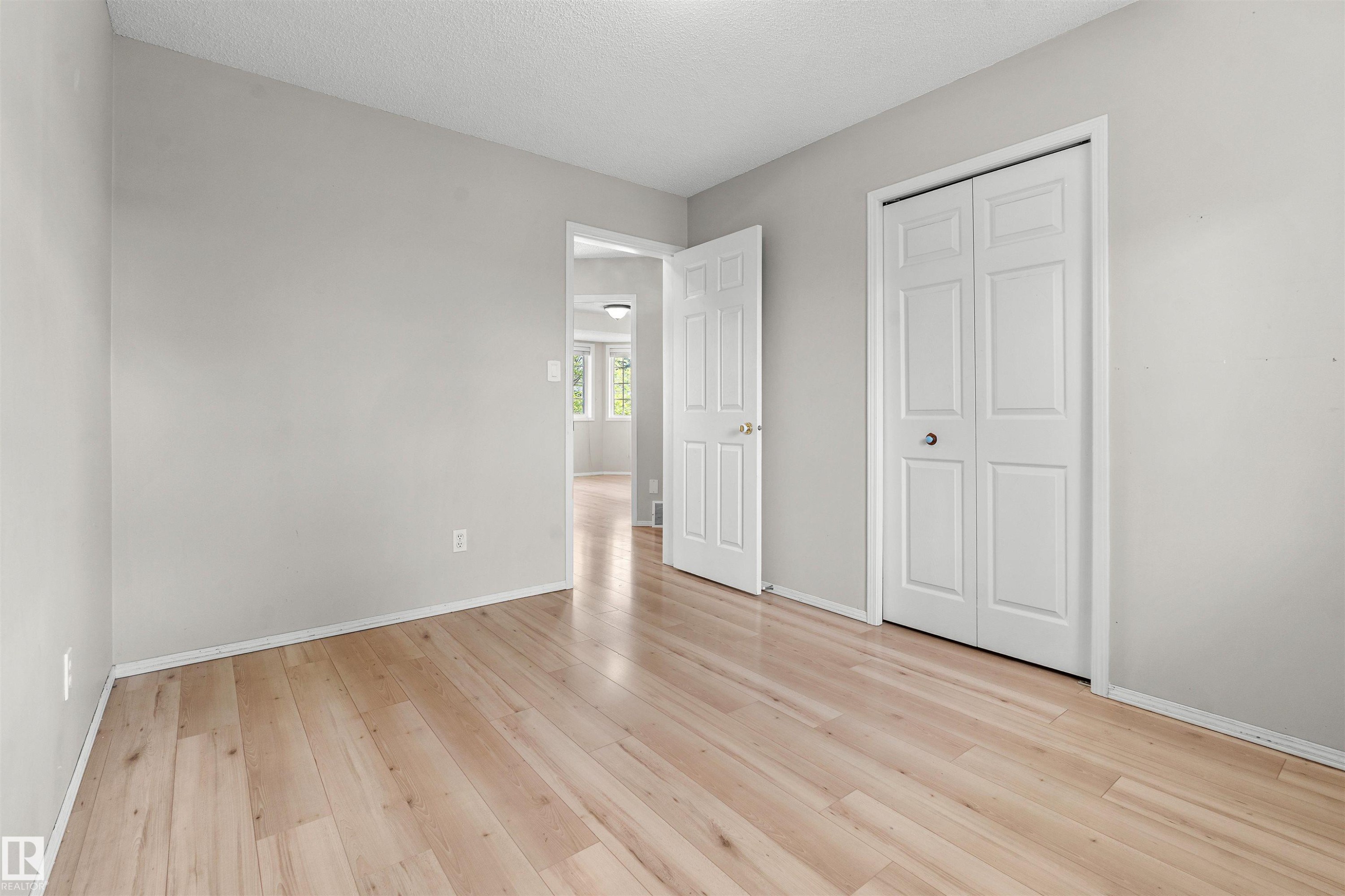 #32 3311 58 St Nw, Edmonton, AB