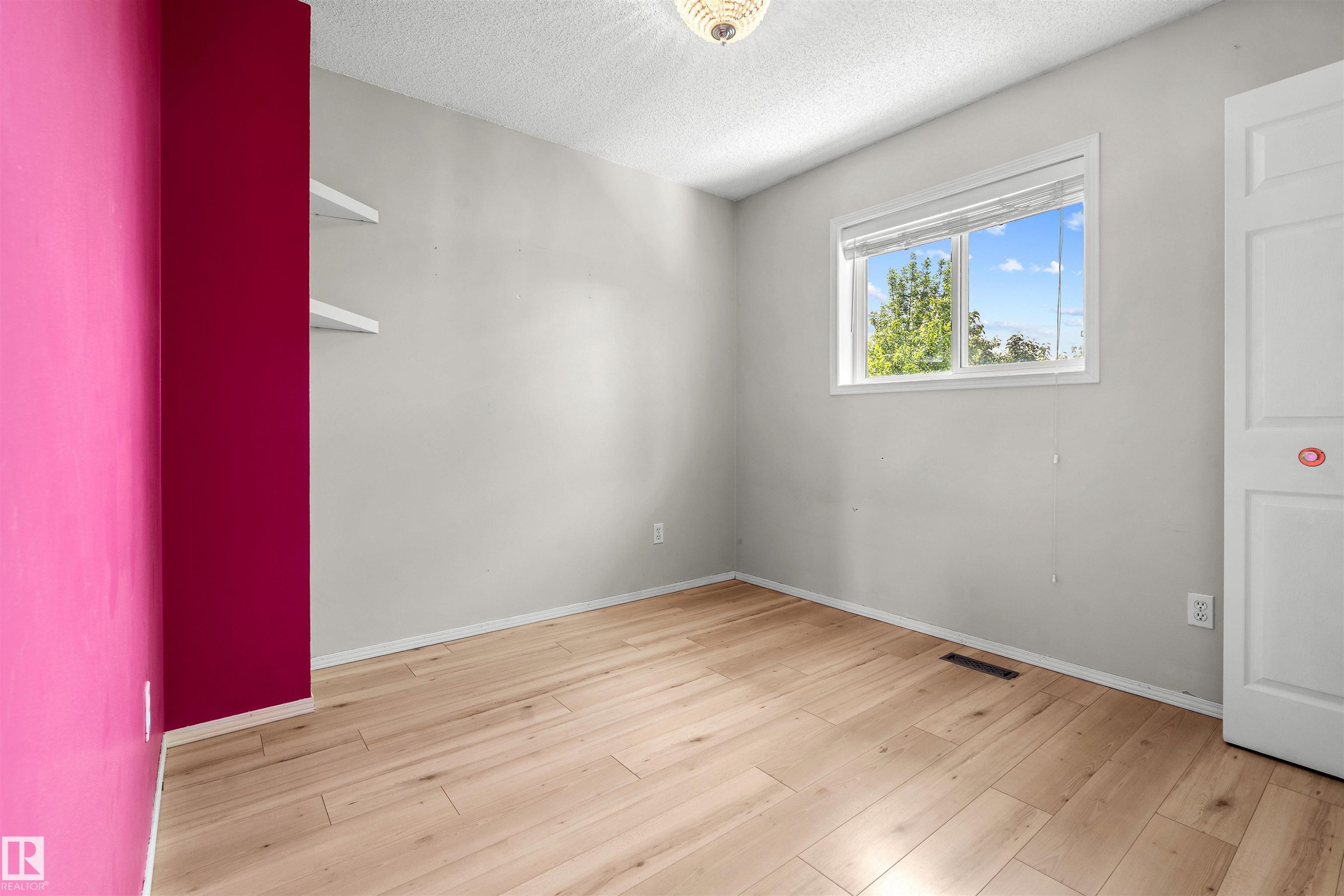 #32 3311 58 St Nw, Edmonton, AB