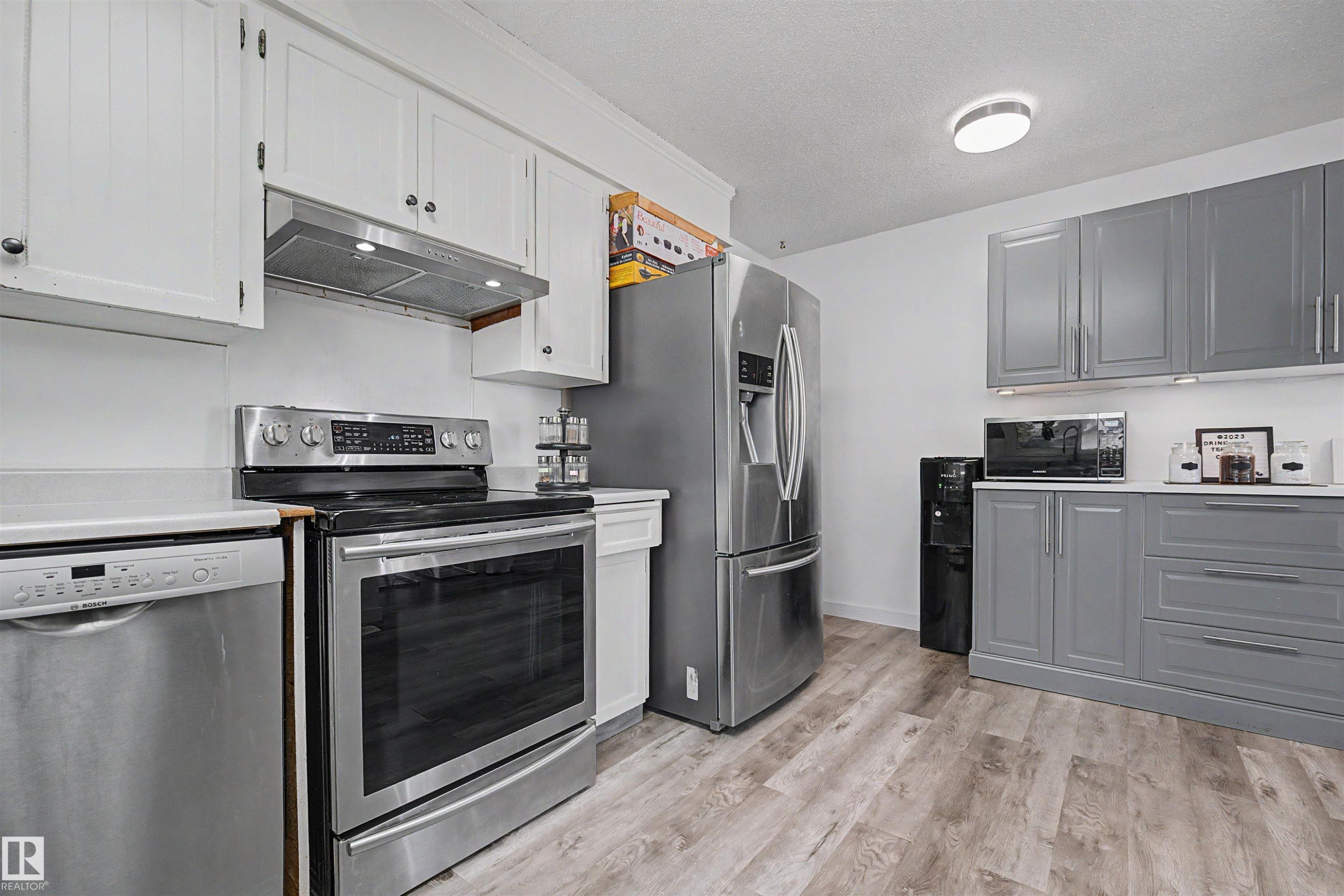 16608 109 St, Edmonton, AB